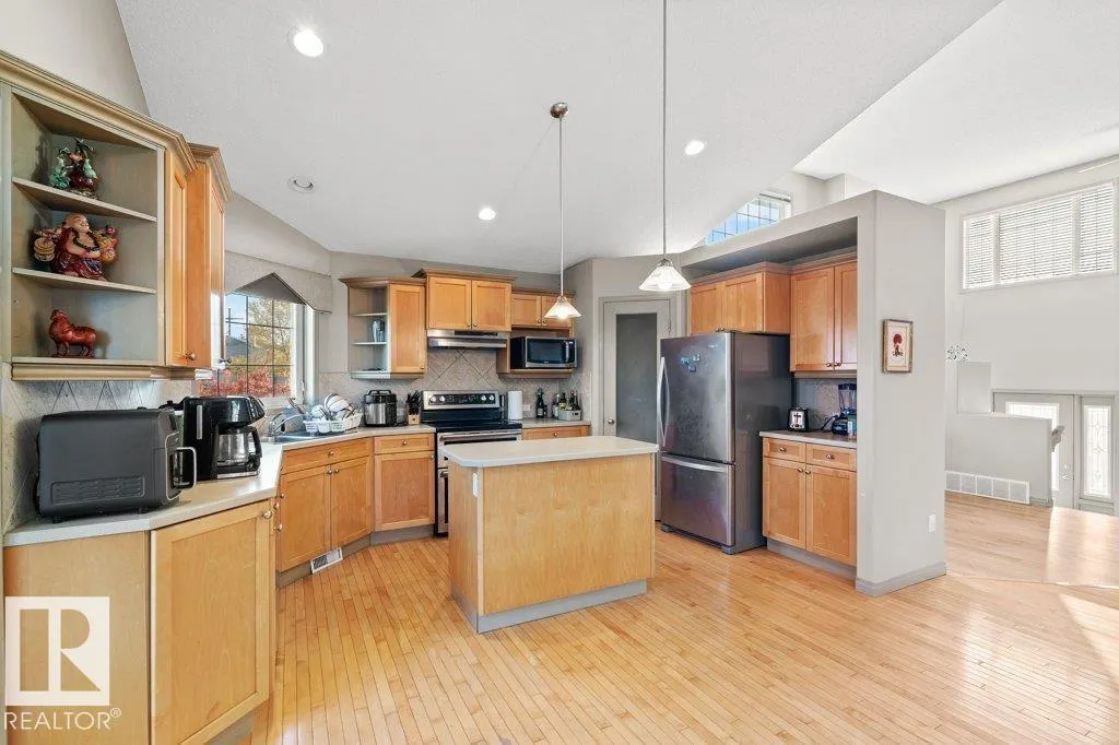 389 HEATH RD NW
