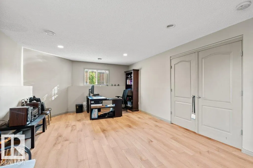 389 HEATH RD NW