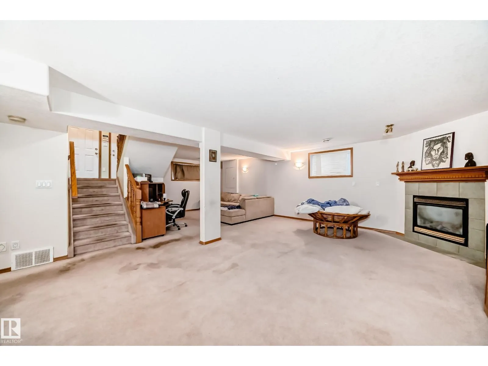 16215 77 ST NW