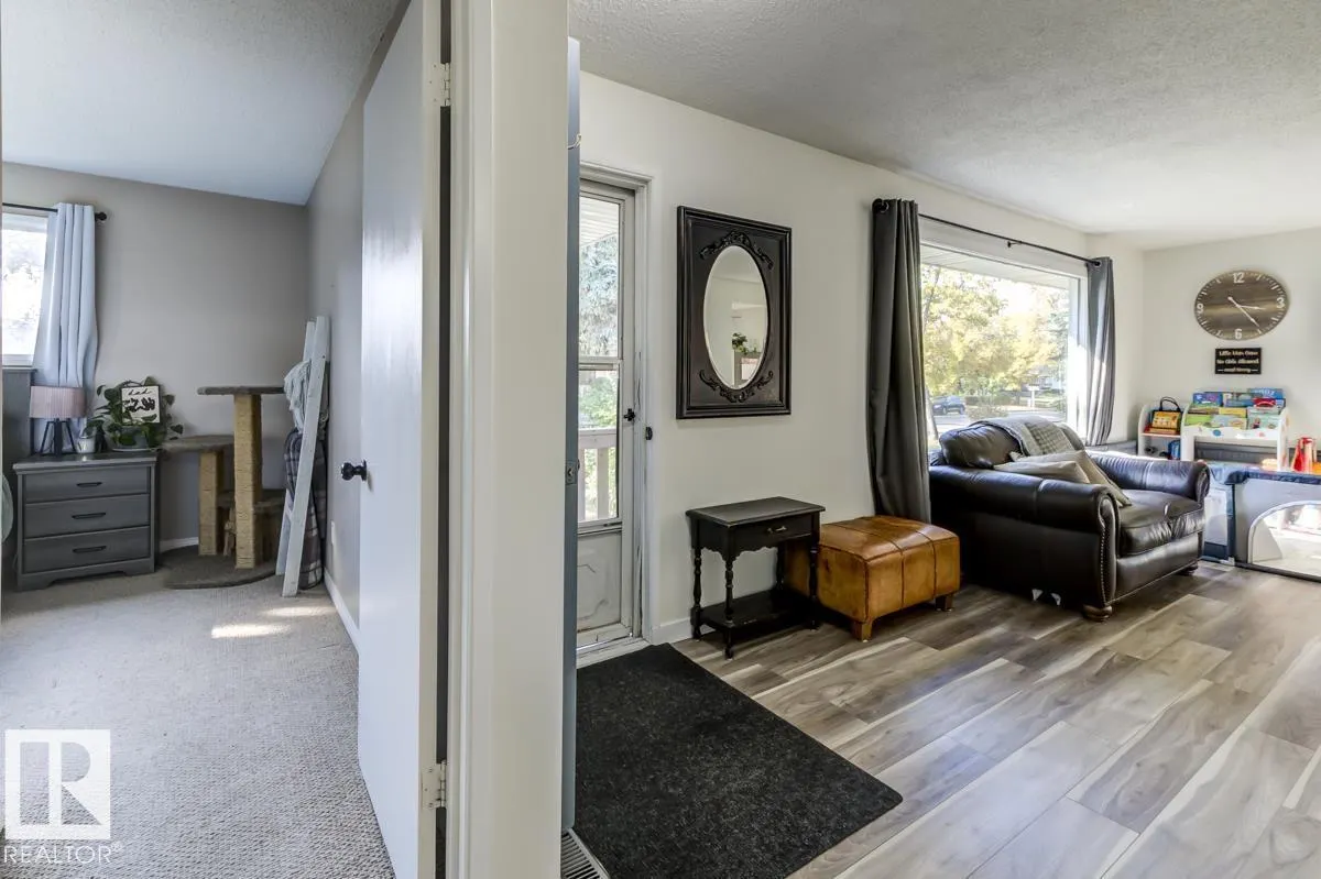 67 CORINTHIA DR