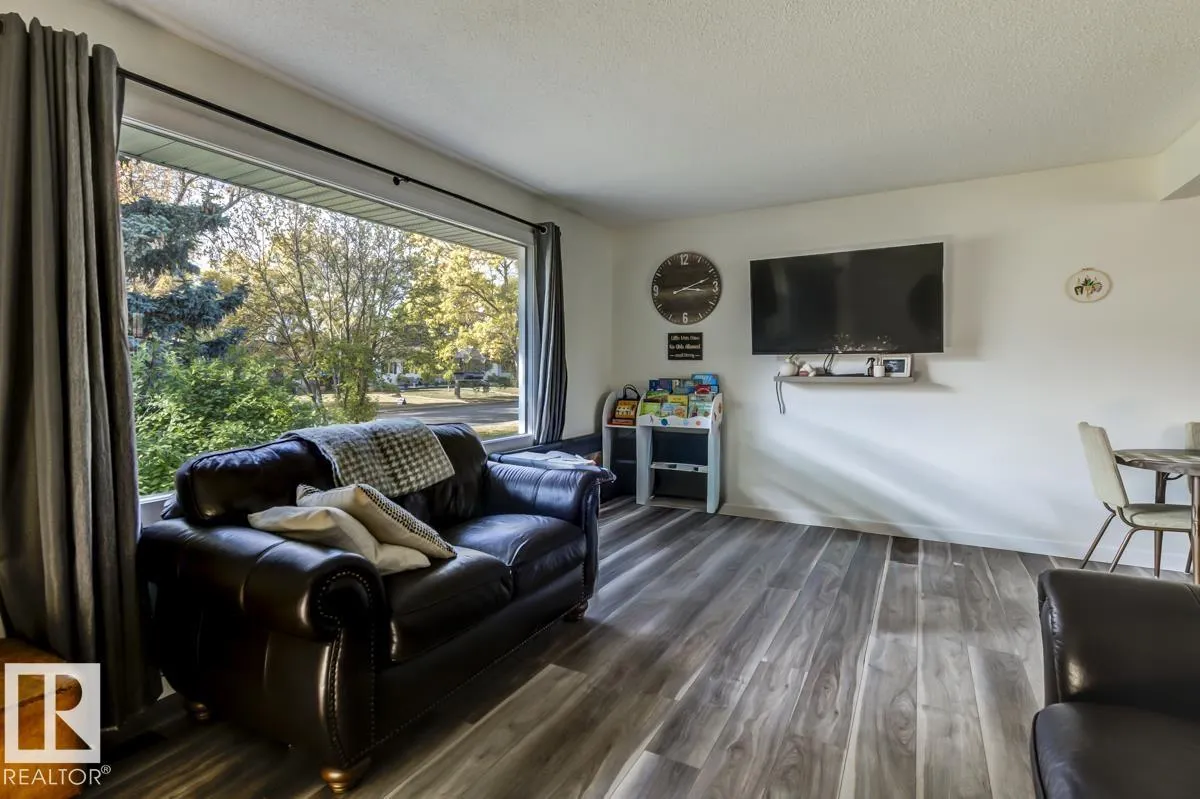 67 CORINTHIA DR