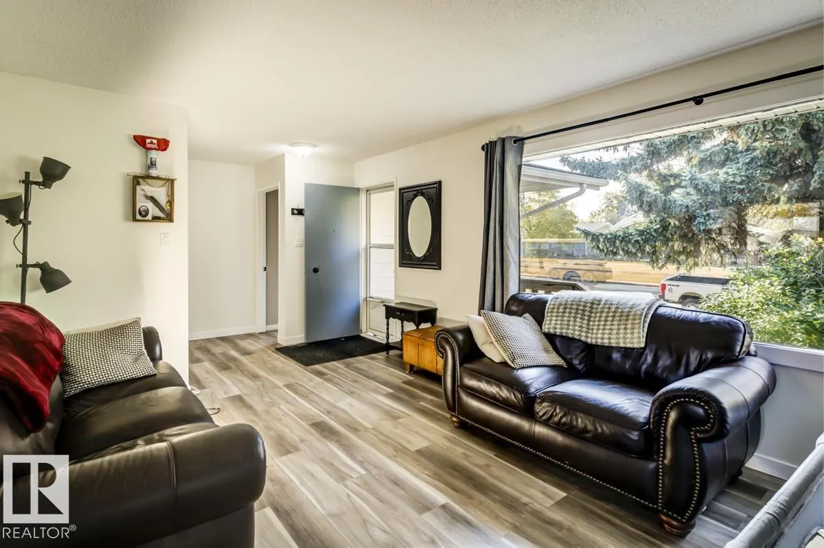 67 CORINTHIA DR