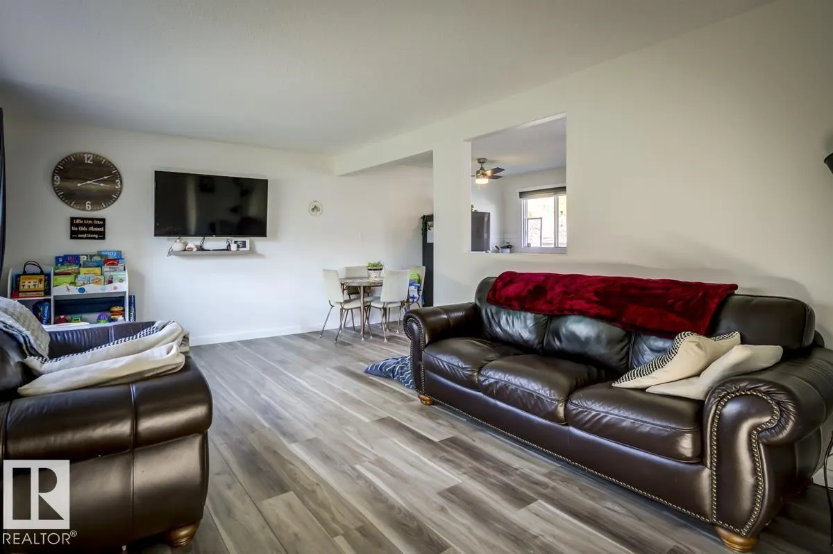 67 CORINTHIA DR