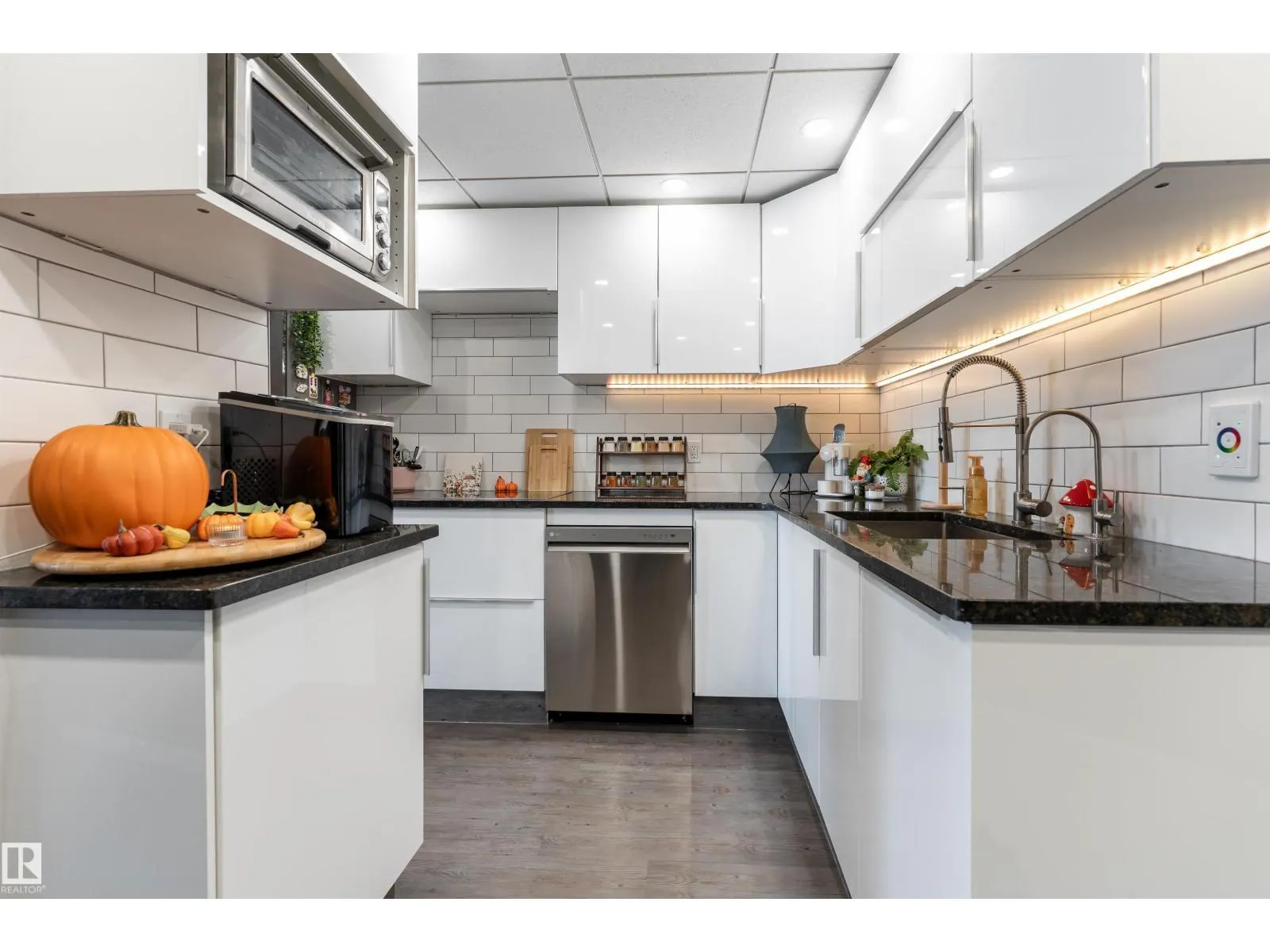 #508 10045 117 ST NW