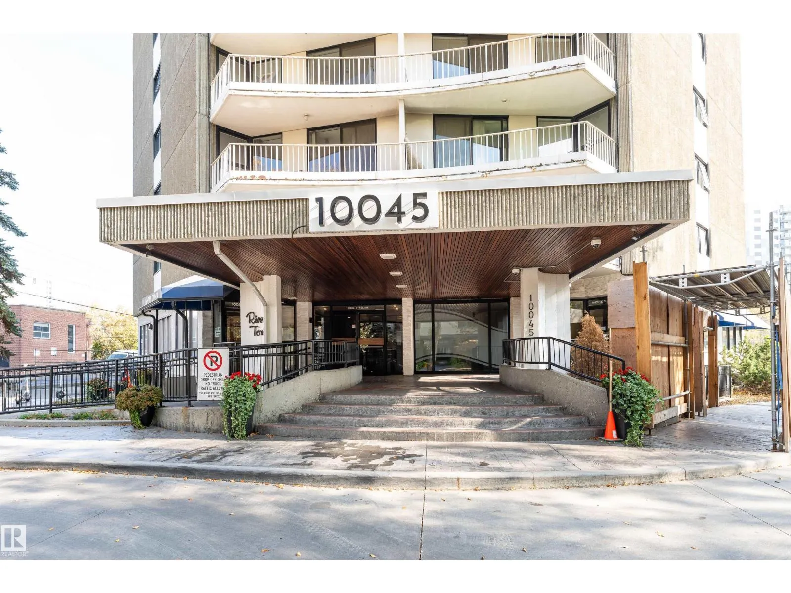 #508 10045 117 ST NW