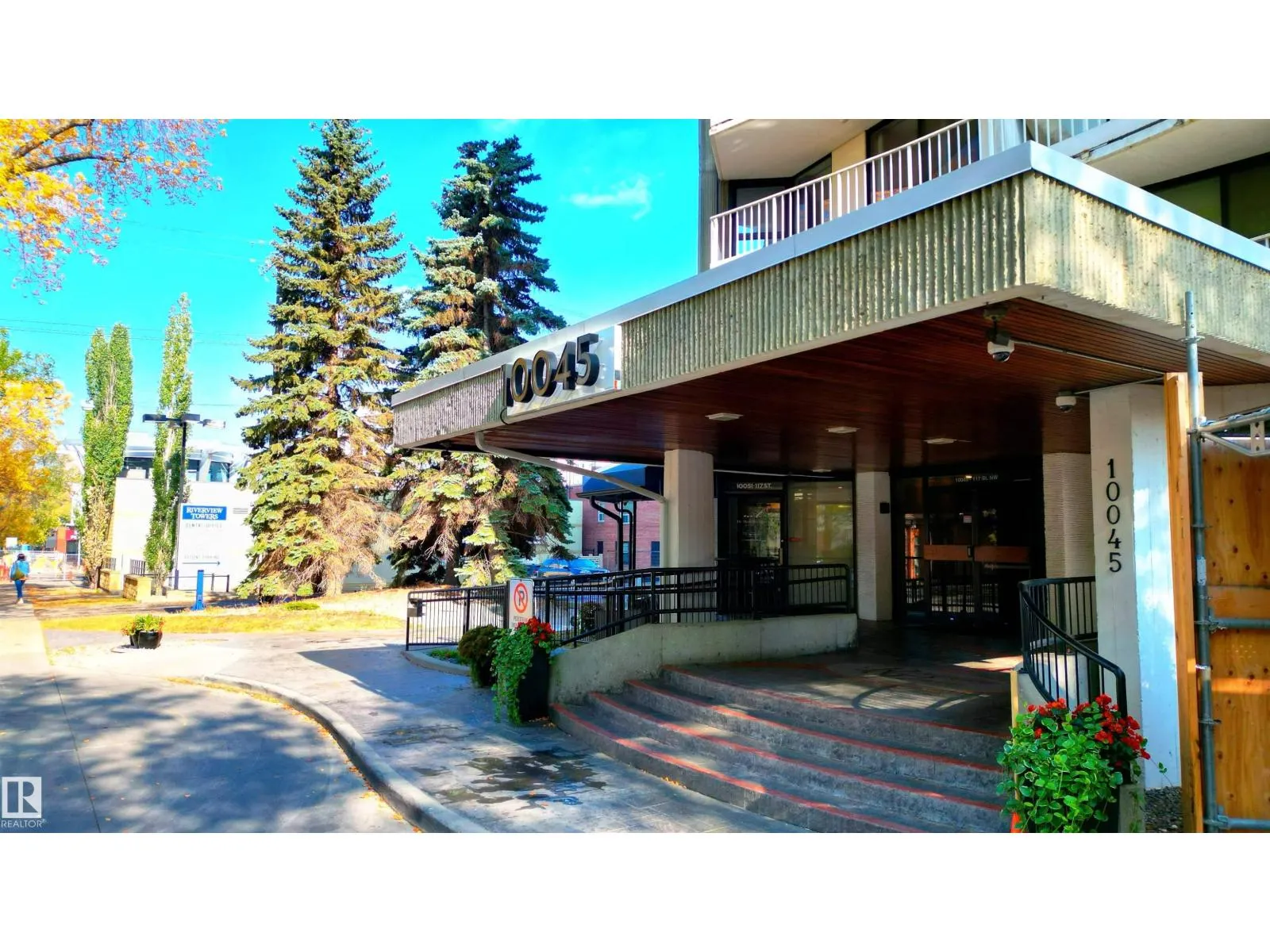 #508 10045 117 ST NW