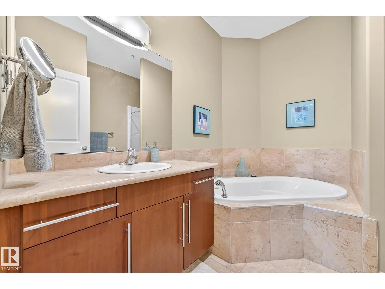 #406 14205 96 AV NW