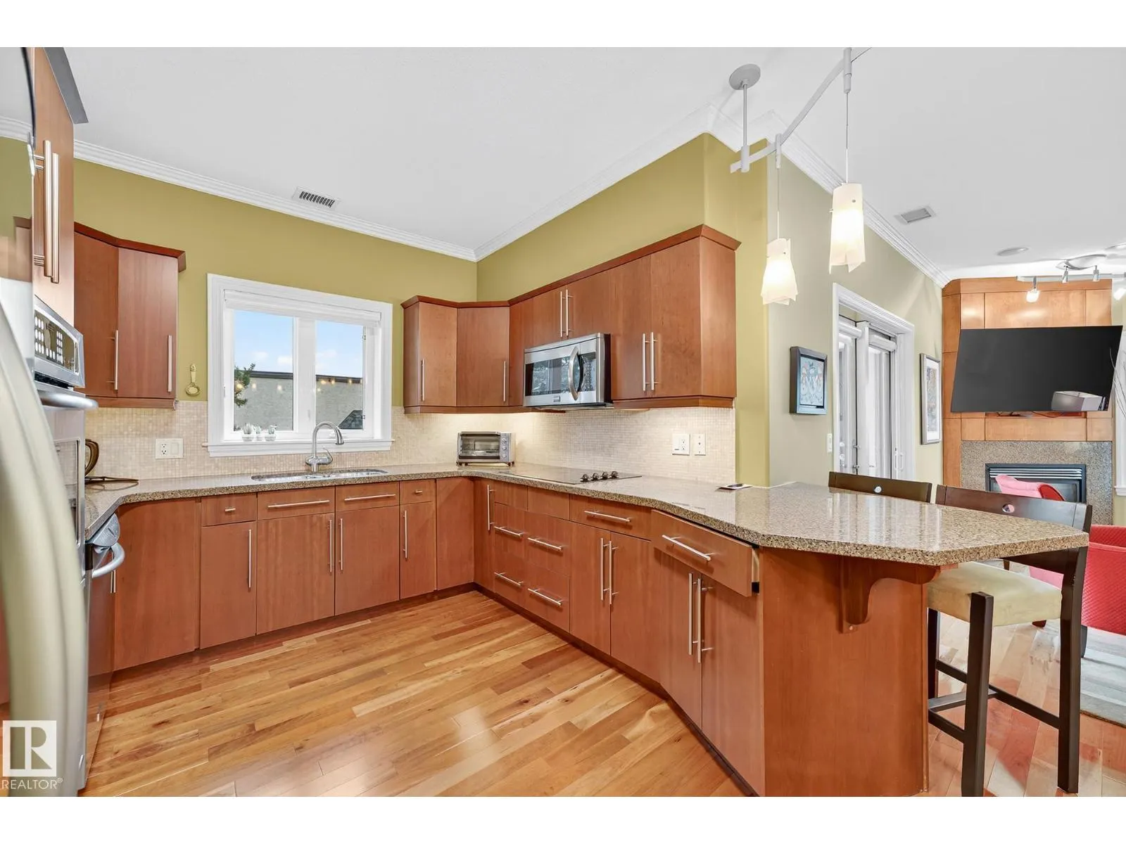 #406 14205 96 AV NW
