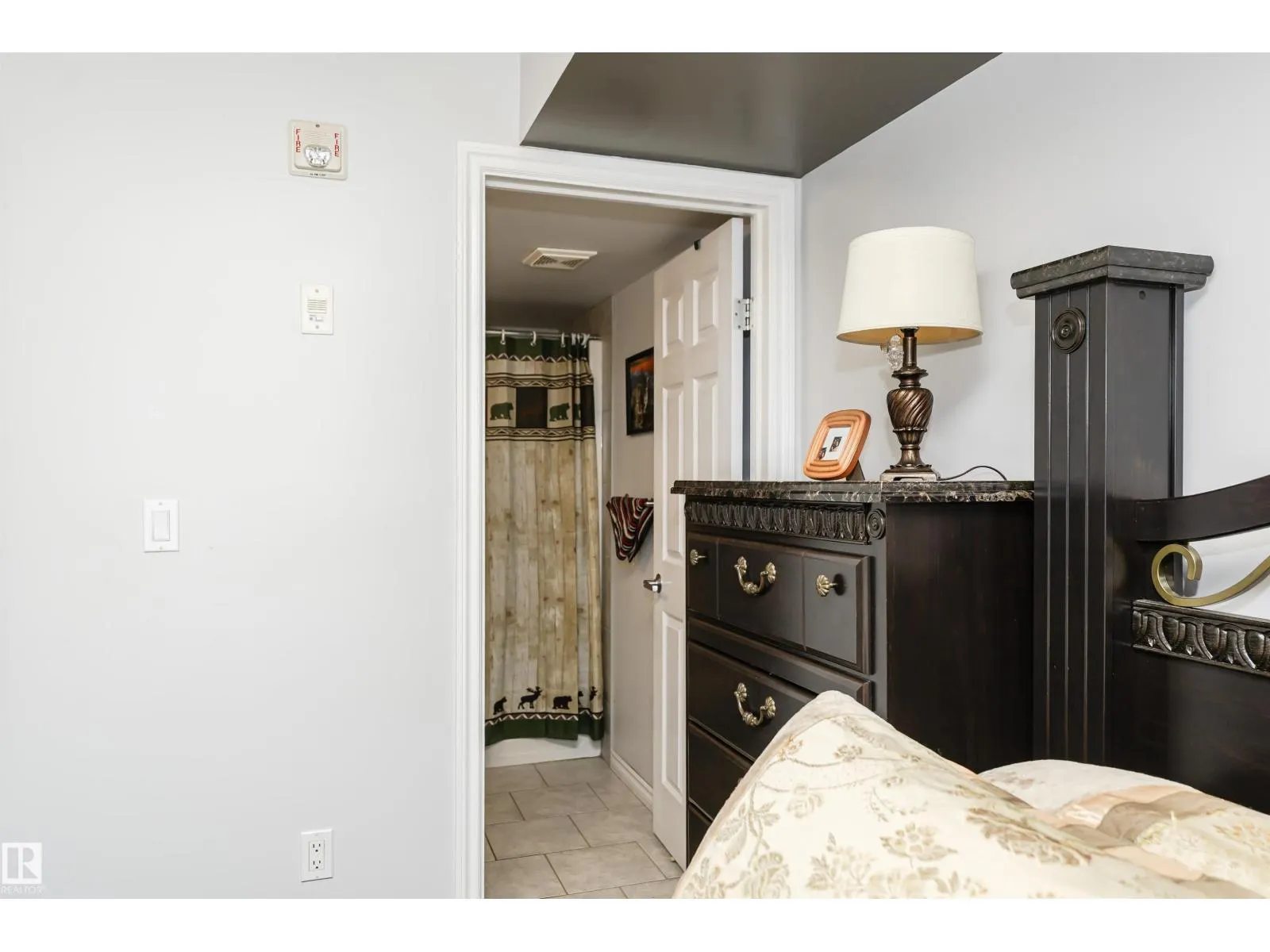 #107 10118 106 AV NW
