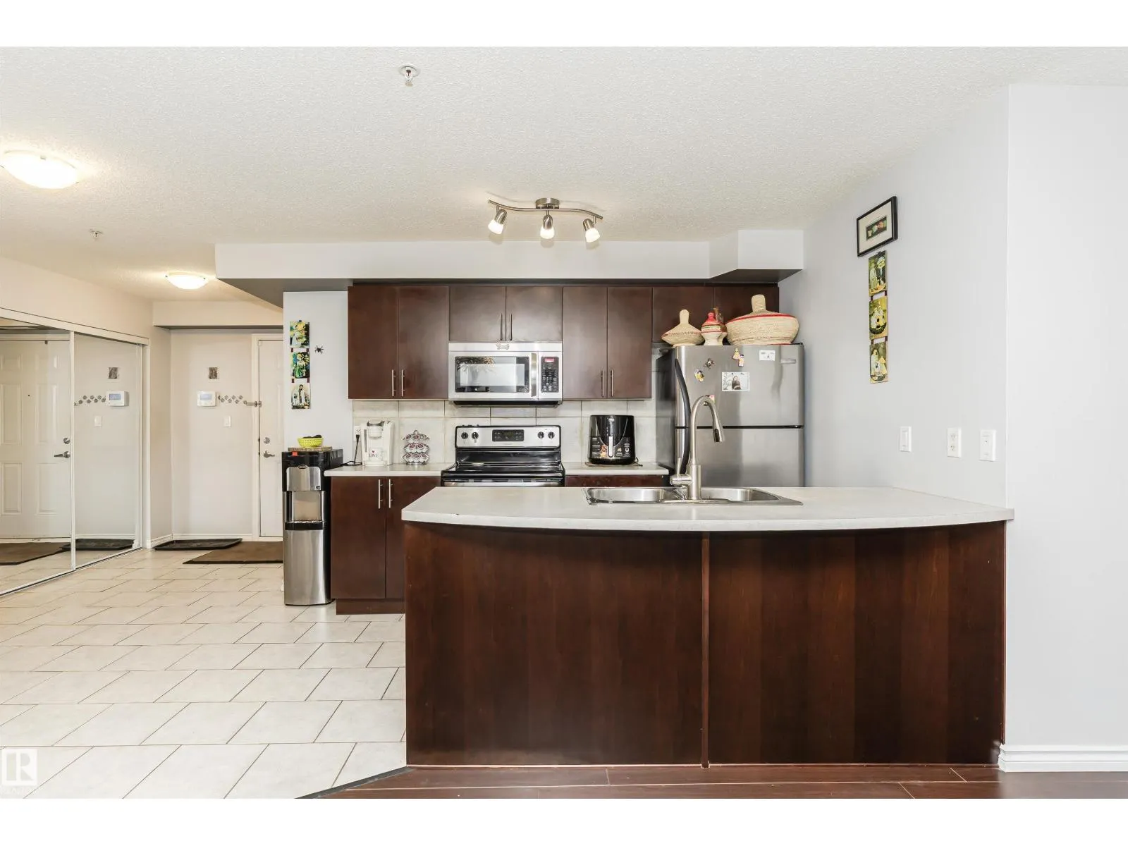 #107 10118 106 AV NW