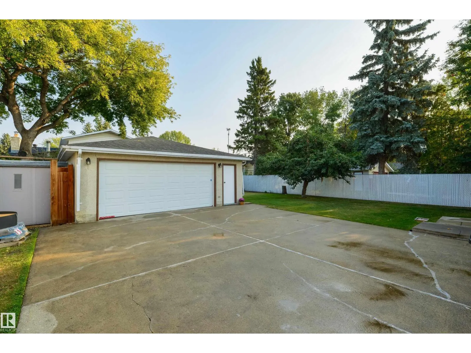 10524 35 AV NW