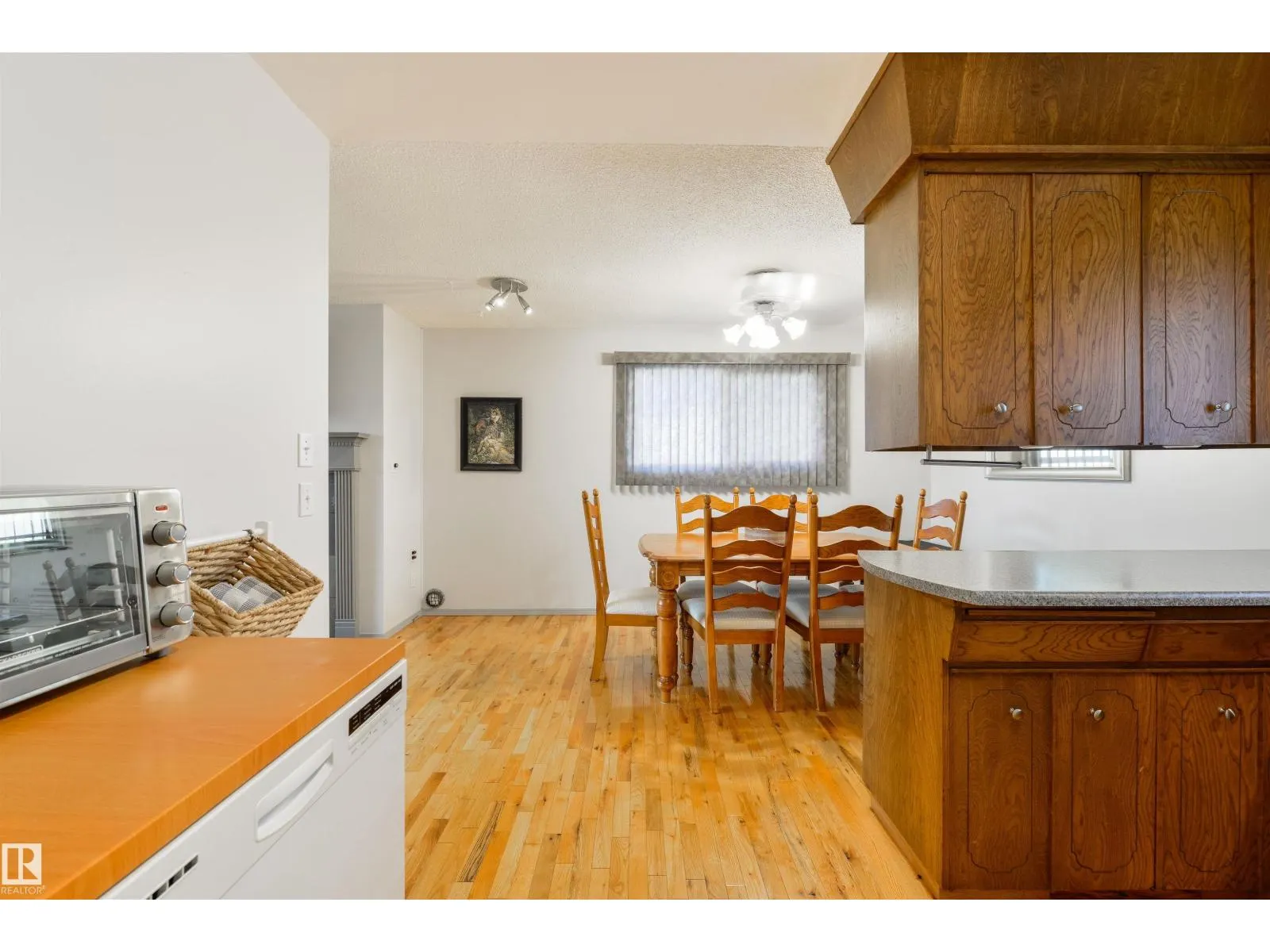 10524 35 AV NW