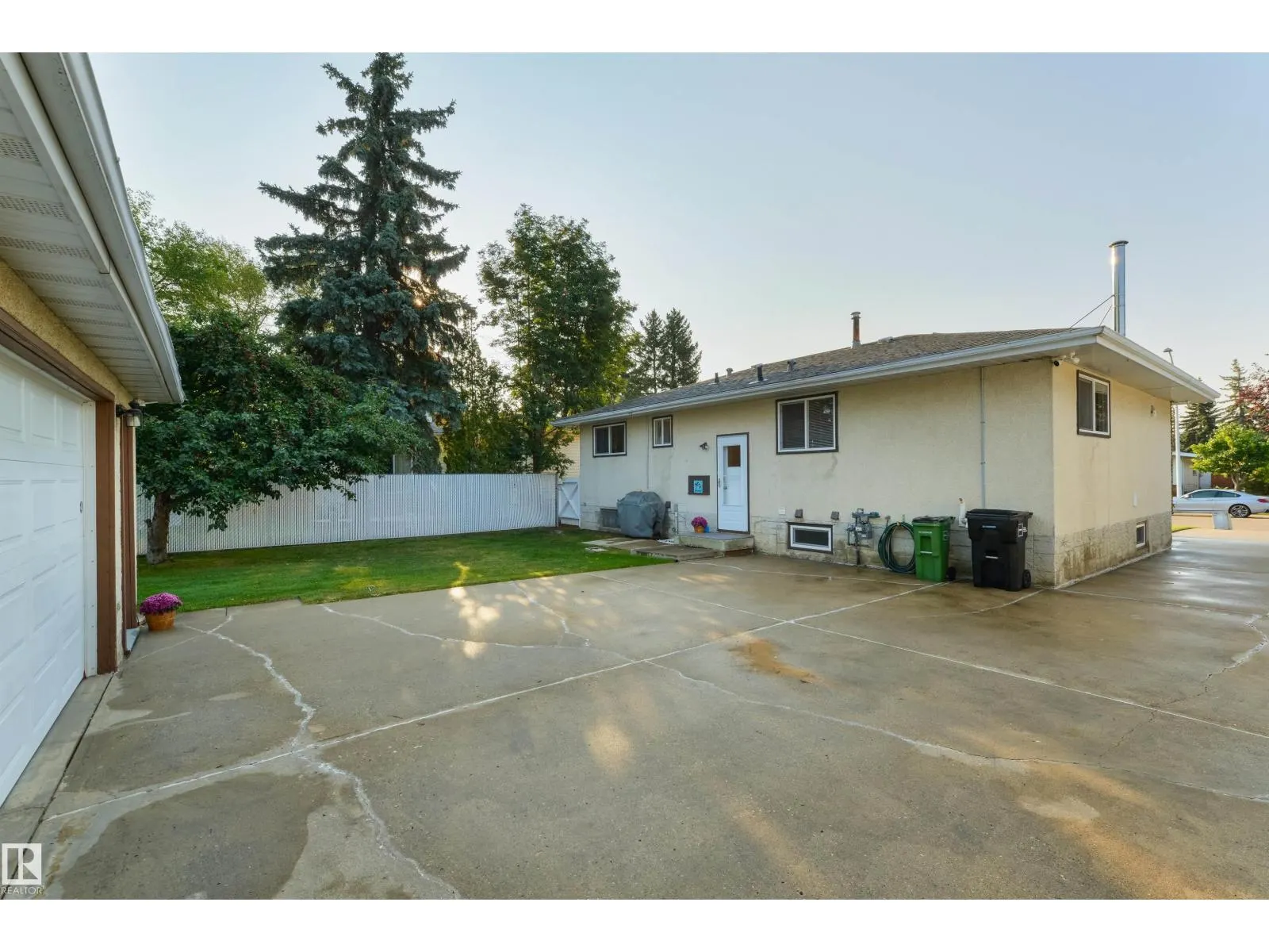 10524 35 AV NW