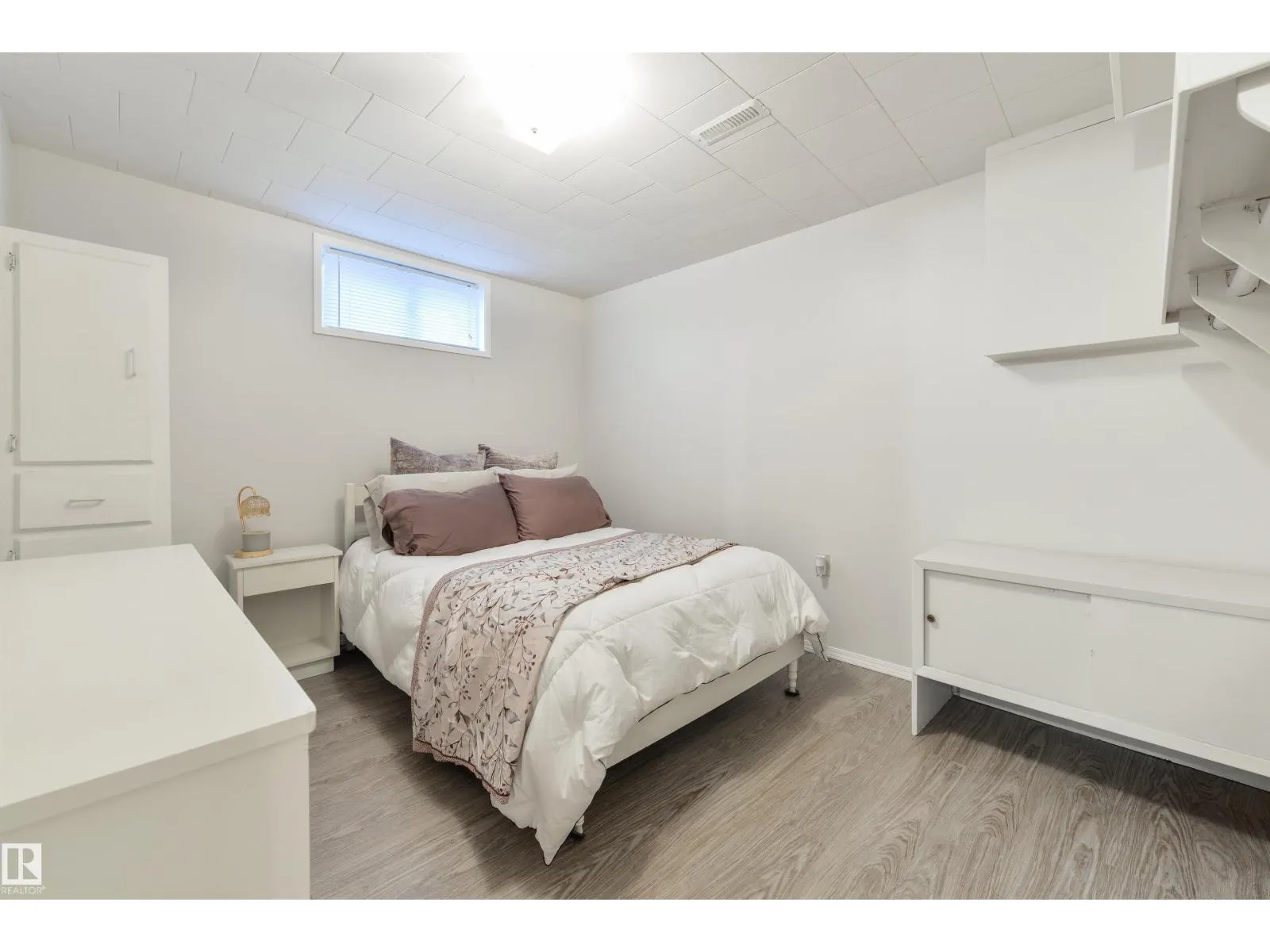 10524 35 AV NW