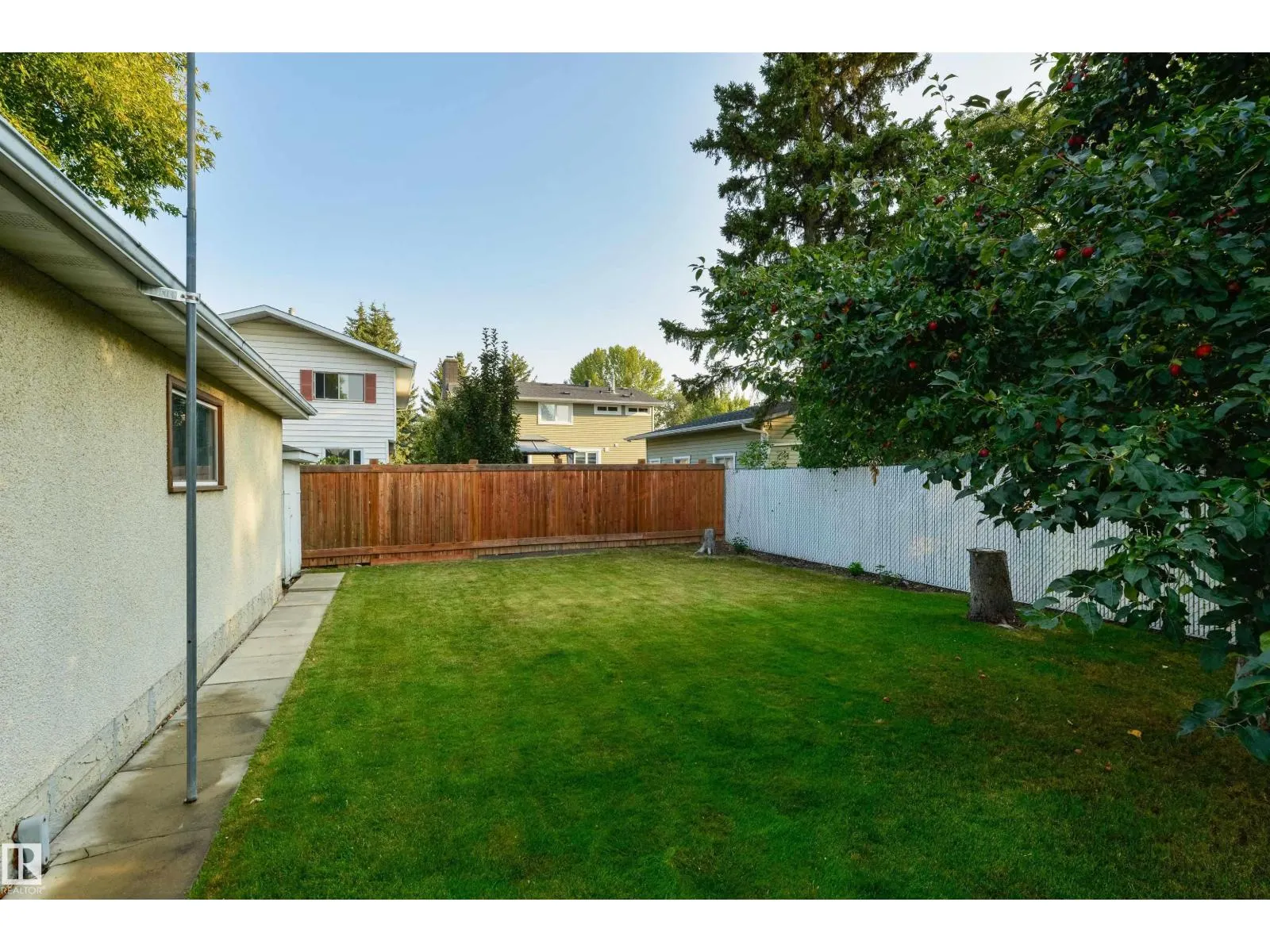 10524 35 AV NW