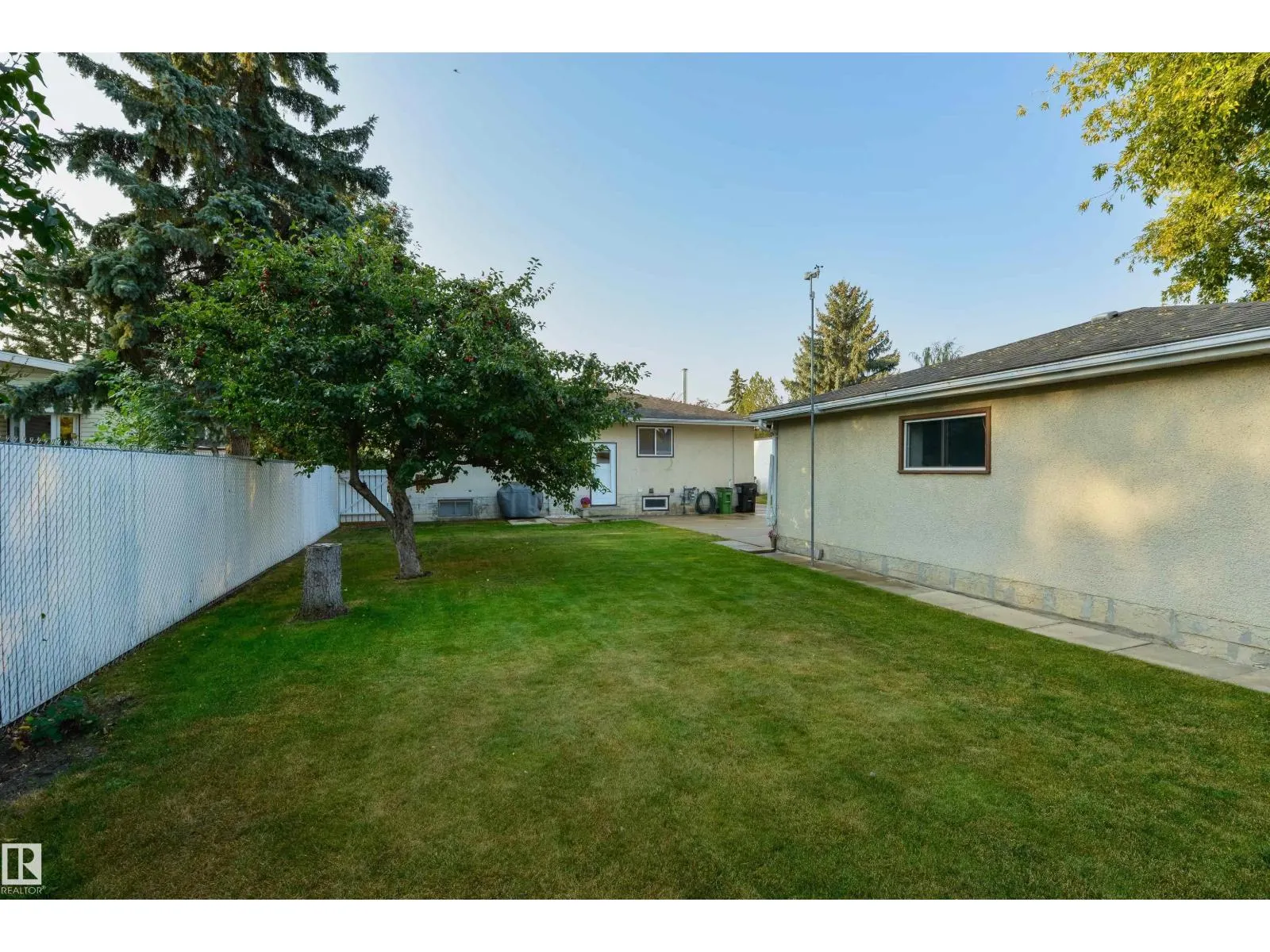 10524 35 AV NW