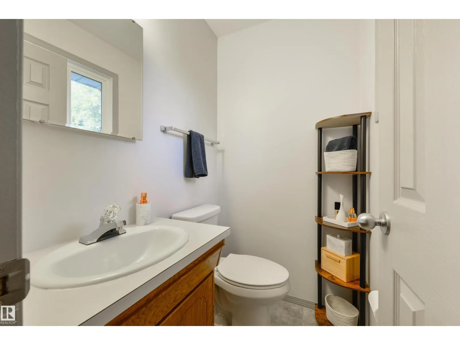 10524 35 AV NW
