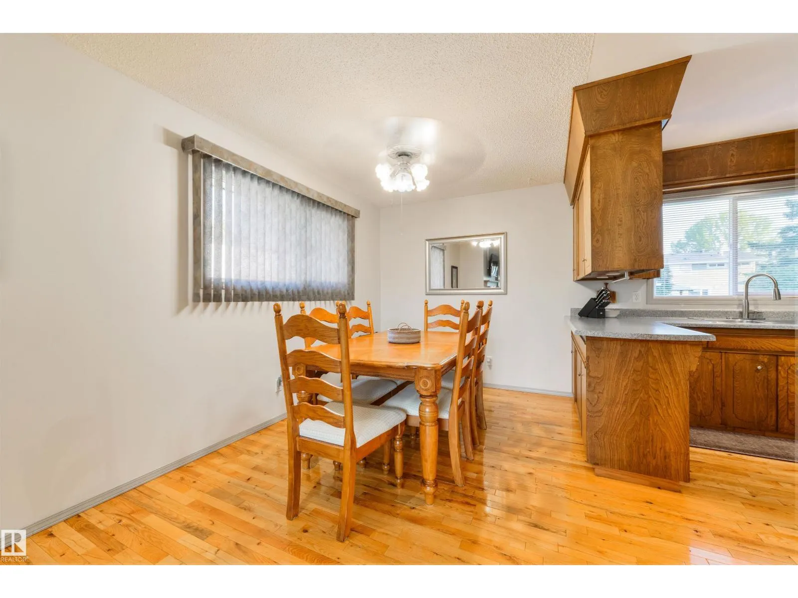 10524 35 AV NW