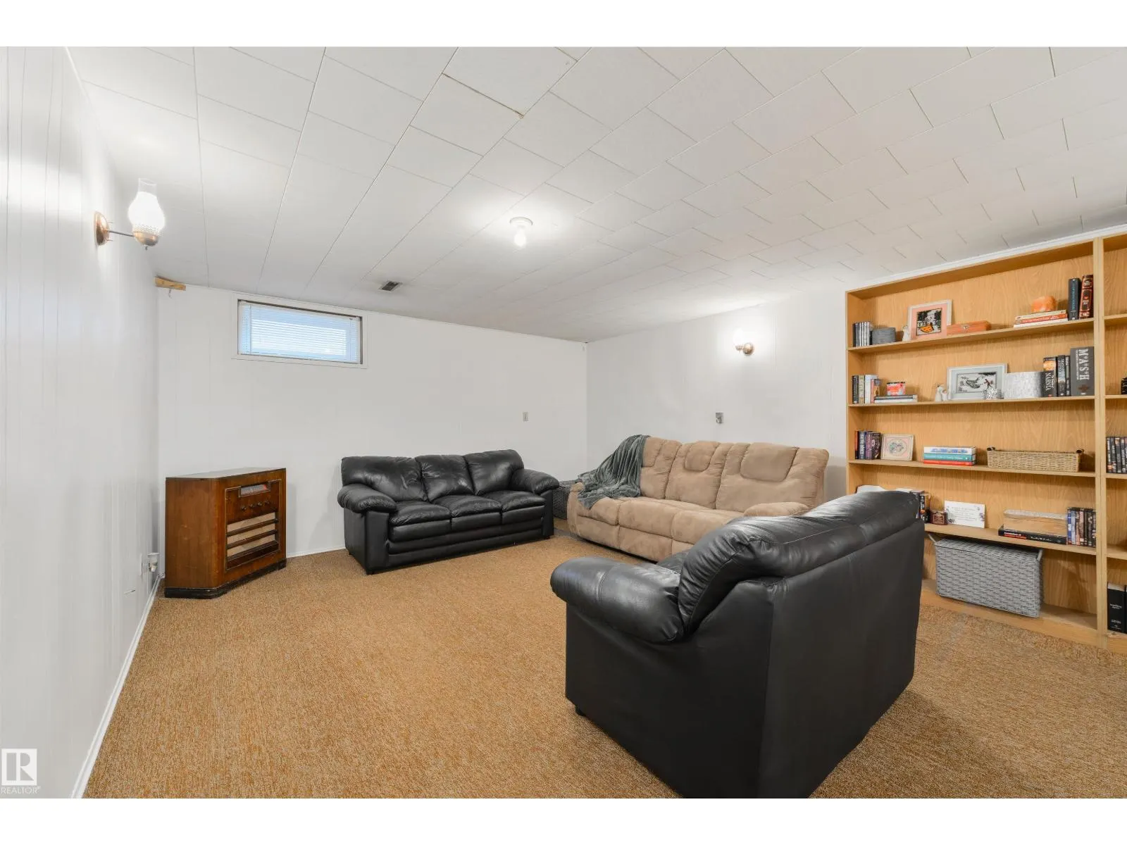 10524 35 AV NW