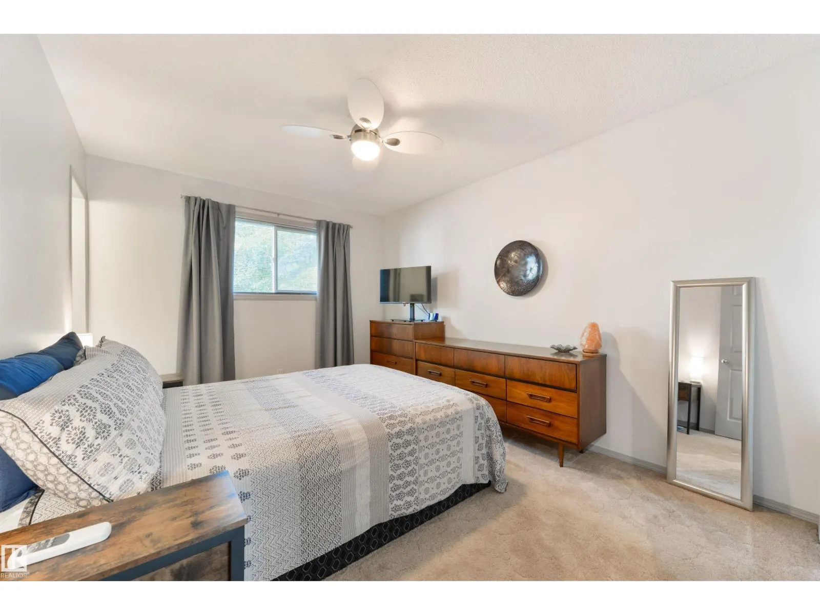 10524 35 AV NW