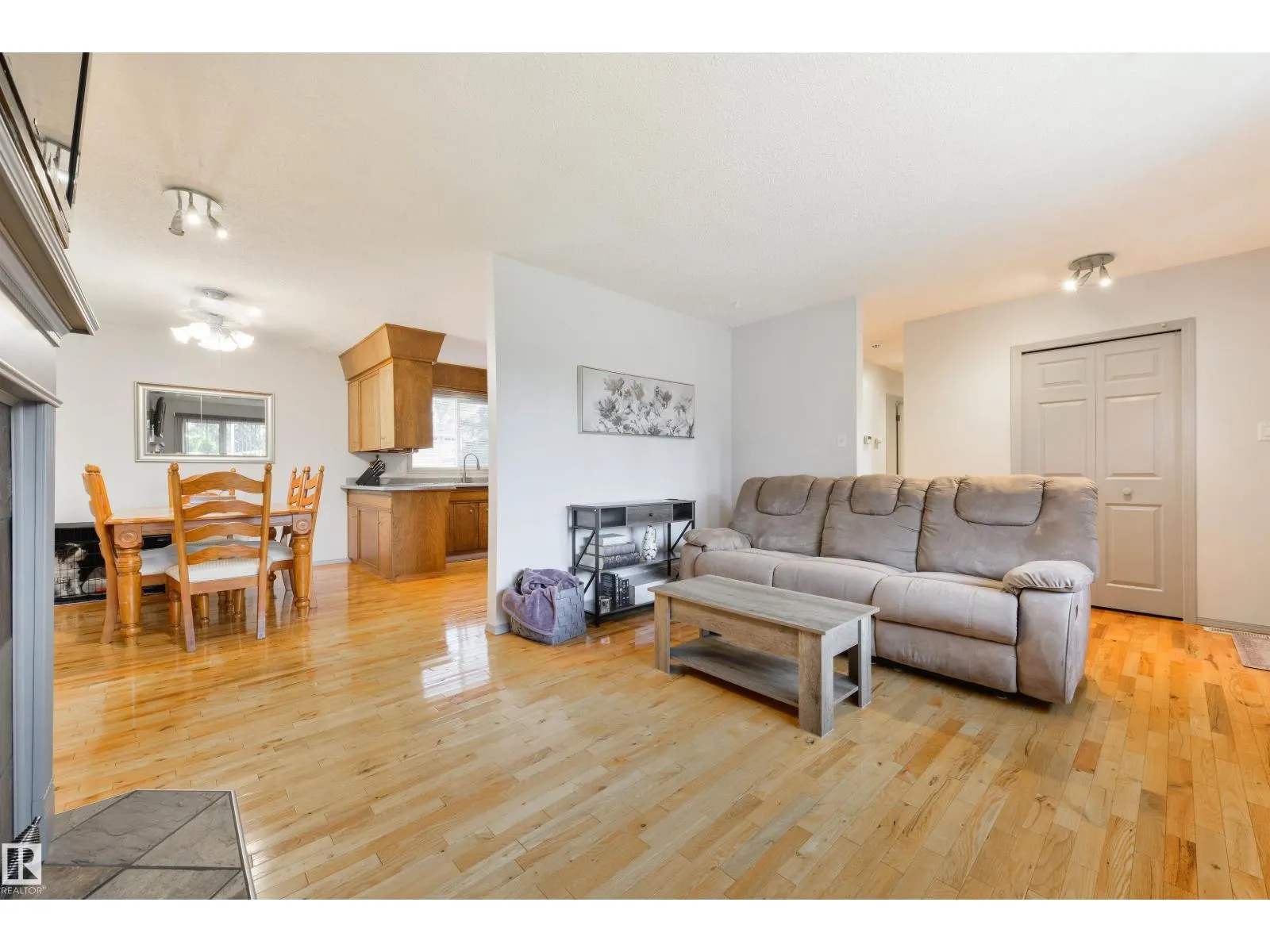 10524 35 AV NW