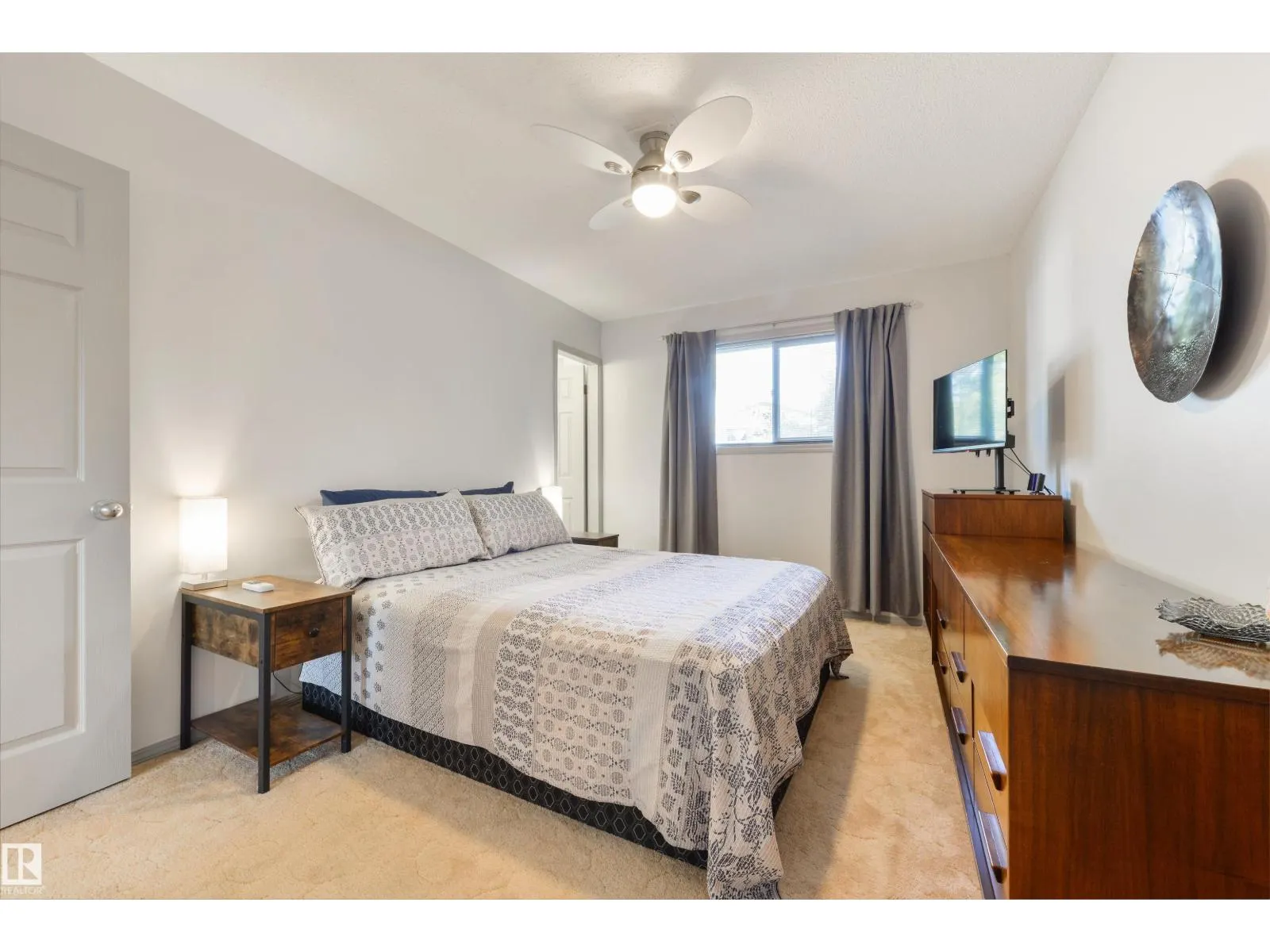 10524 35 AV NW
