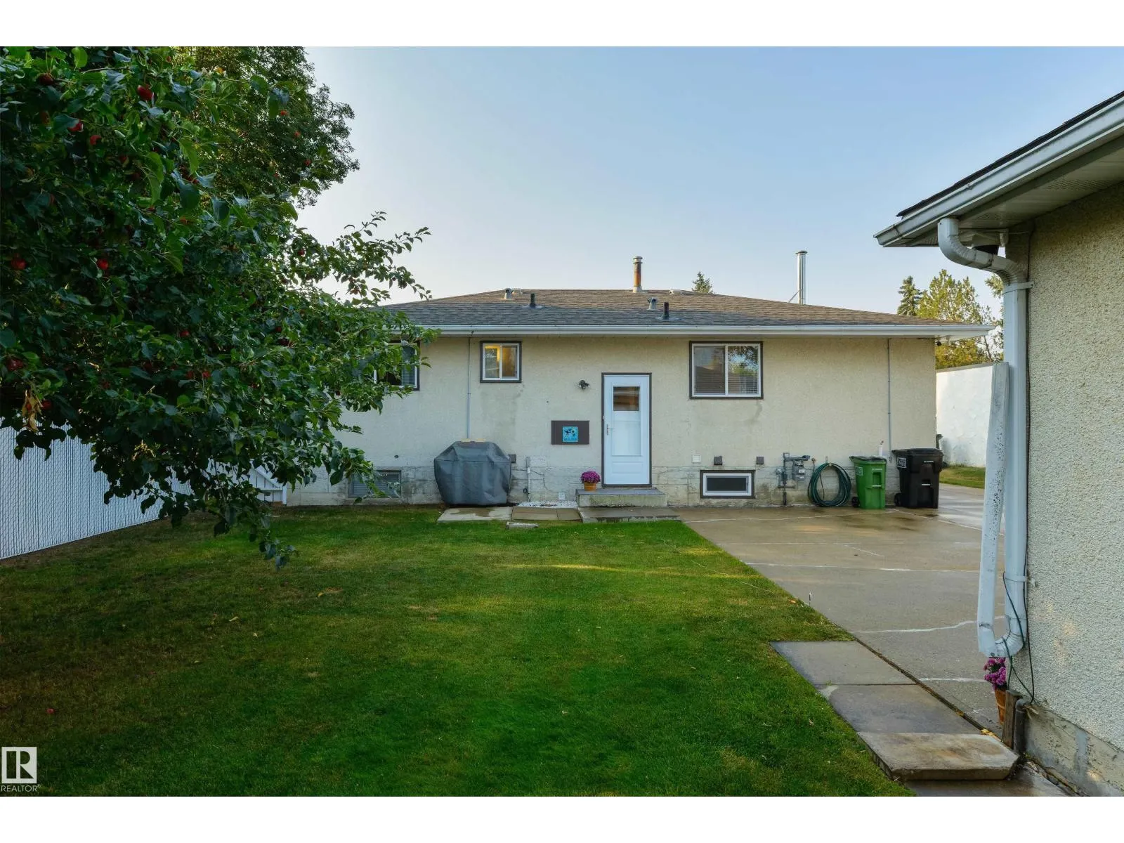 10524 35 AV NW