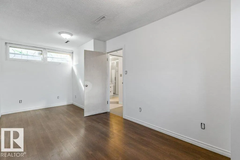 6015 107 ST NW