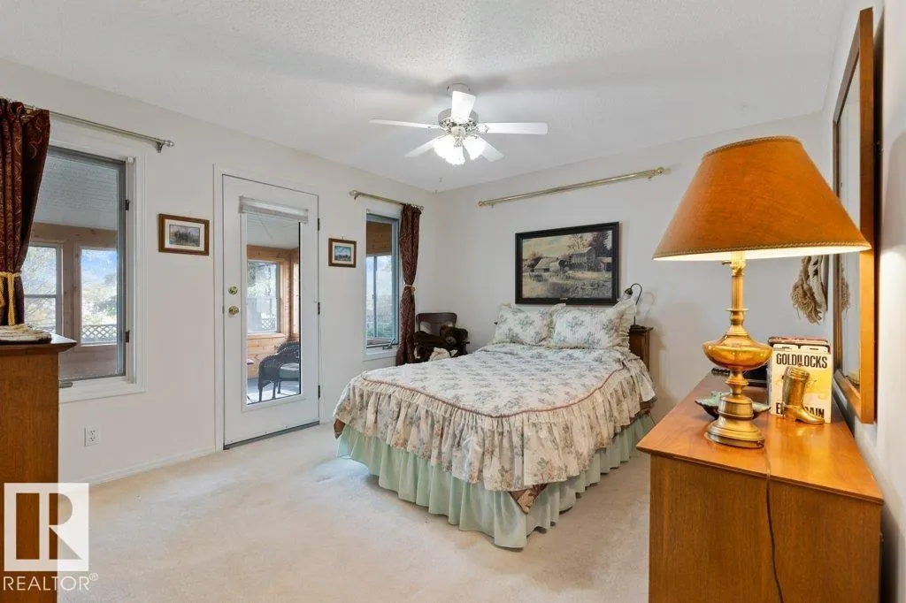 405 GRANDIN DR