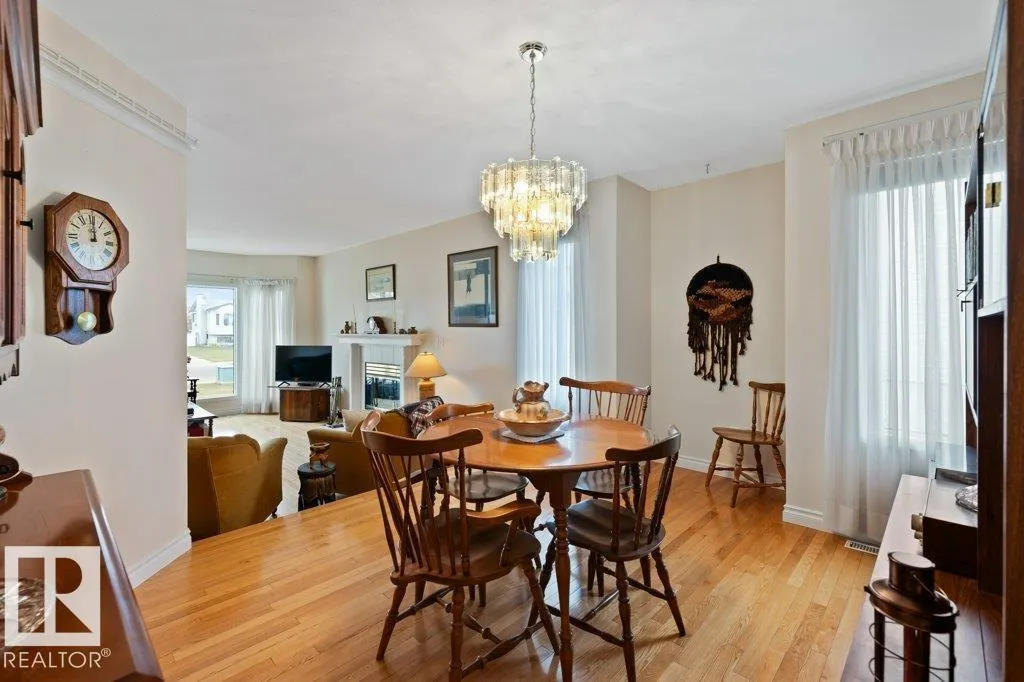 405 GRANDIN DR