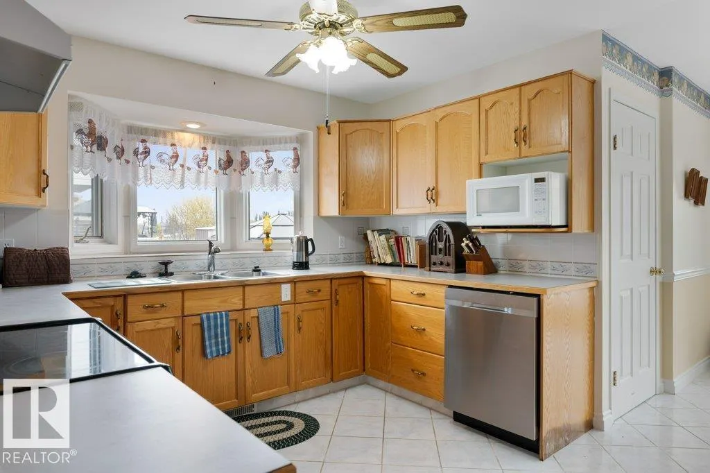 405 GRANDIN DR