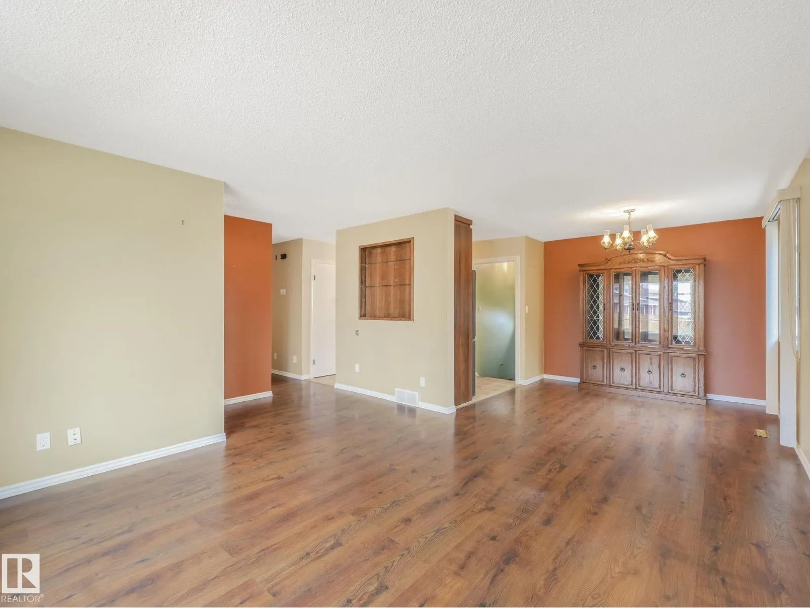13547 24 ST NW