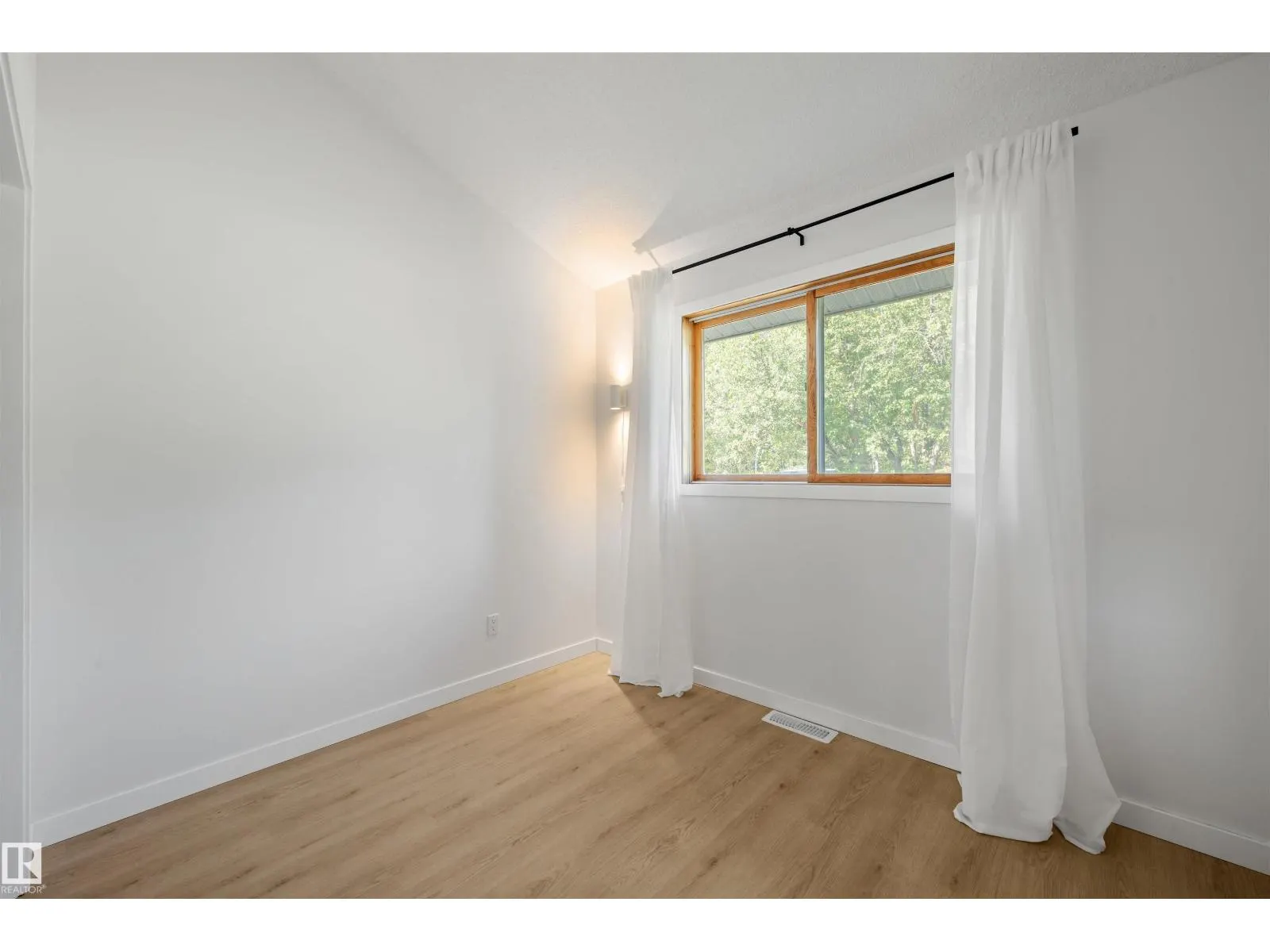 51380 RGE ROAD 205