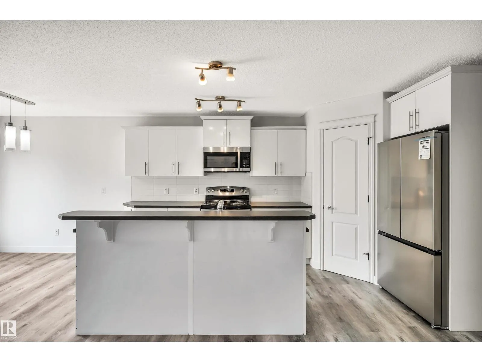 17129 7A AV SW