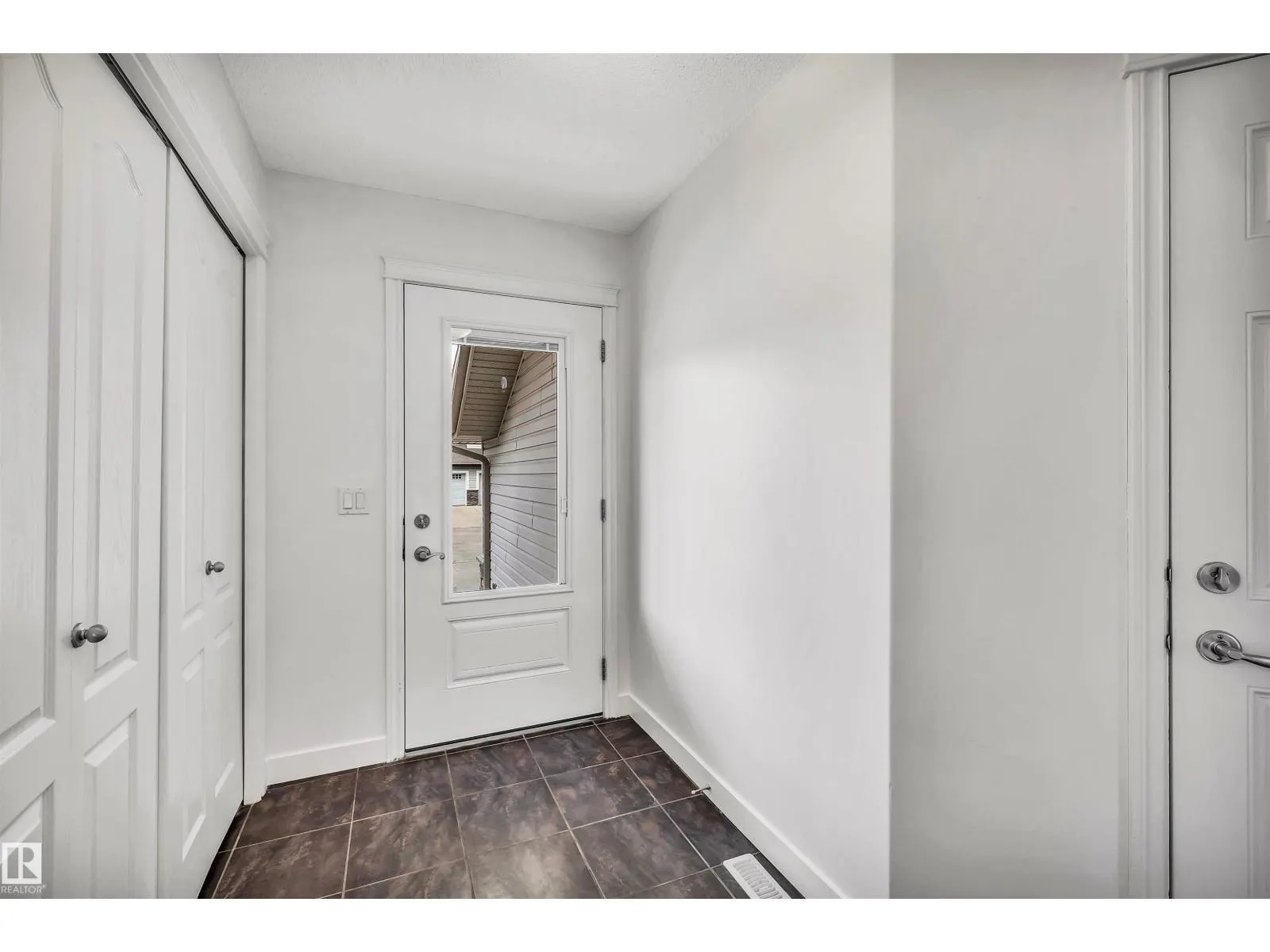 17129 7A AV SW