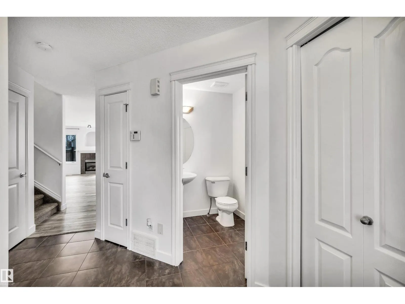 17129 7A AV SW