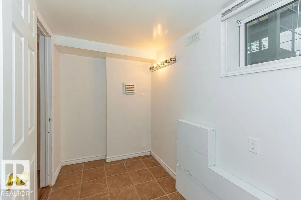 12410 90 ST NW