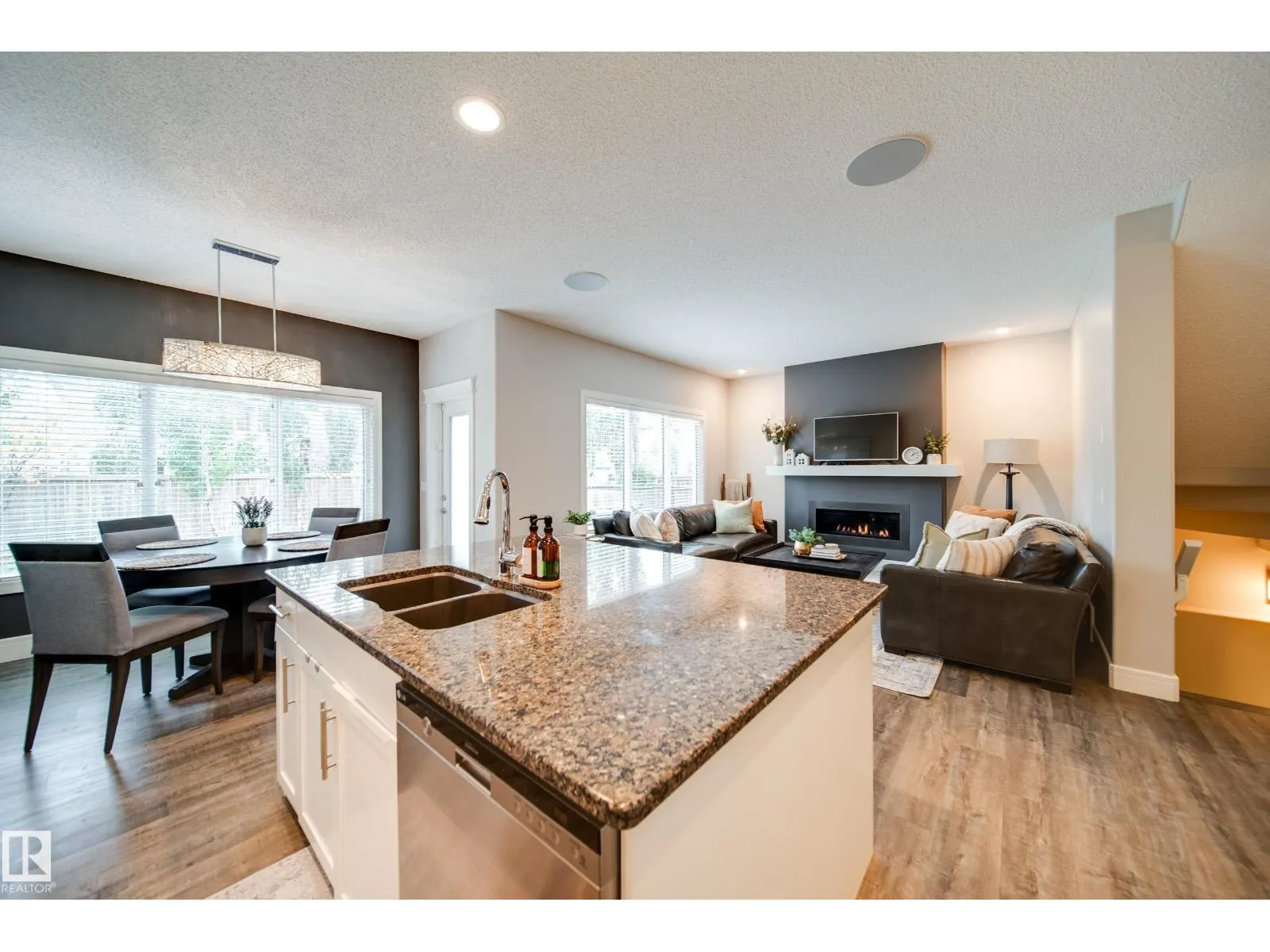 4373 CRABAPPLE CR SW