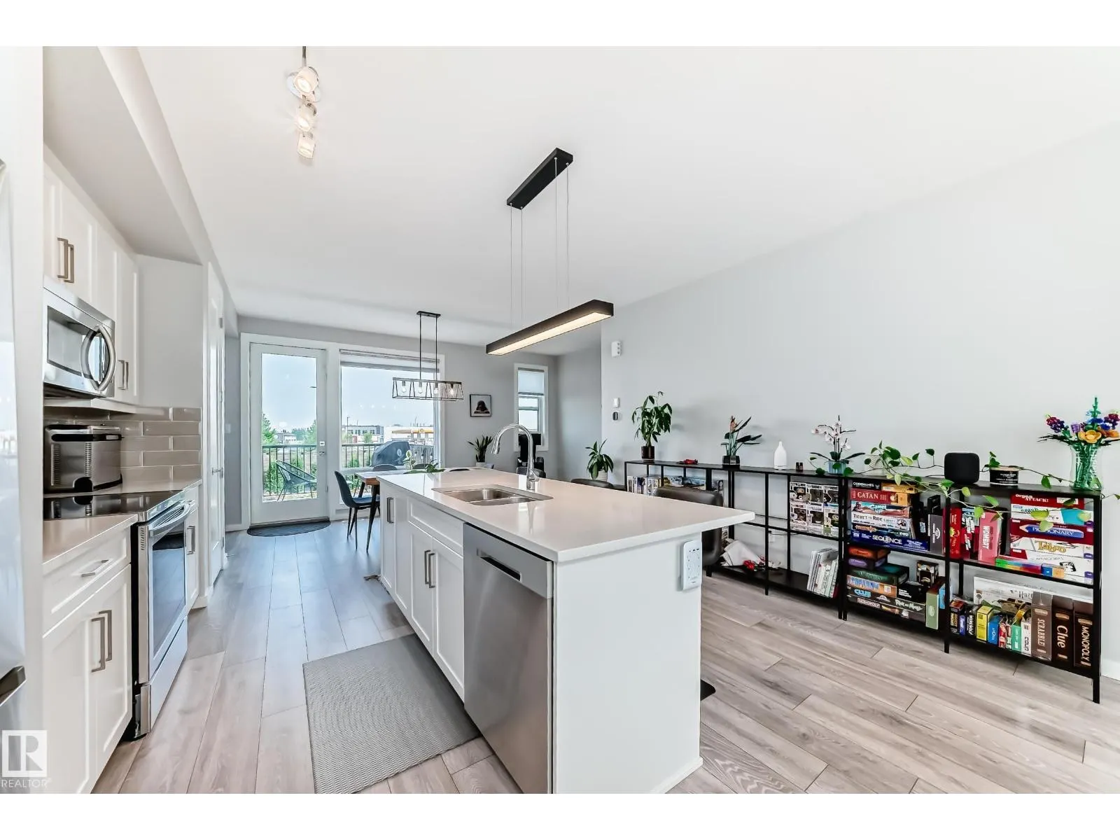 1746 KEENE CR SW