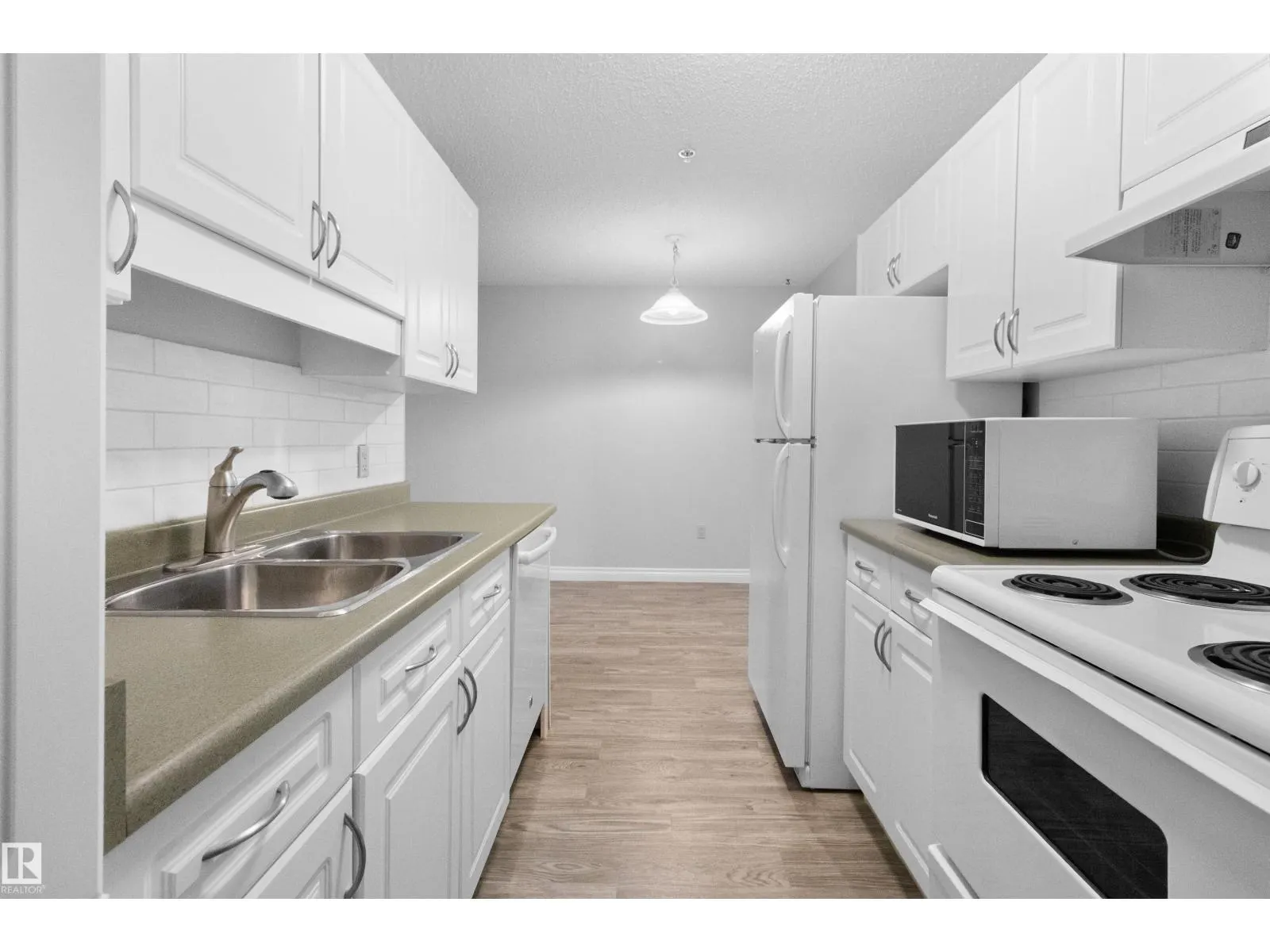 #304 11446 40 AV NW