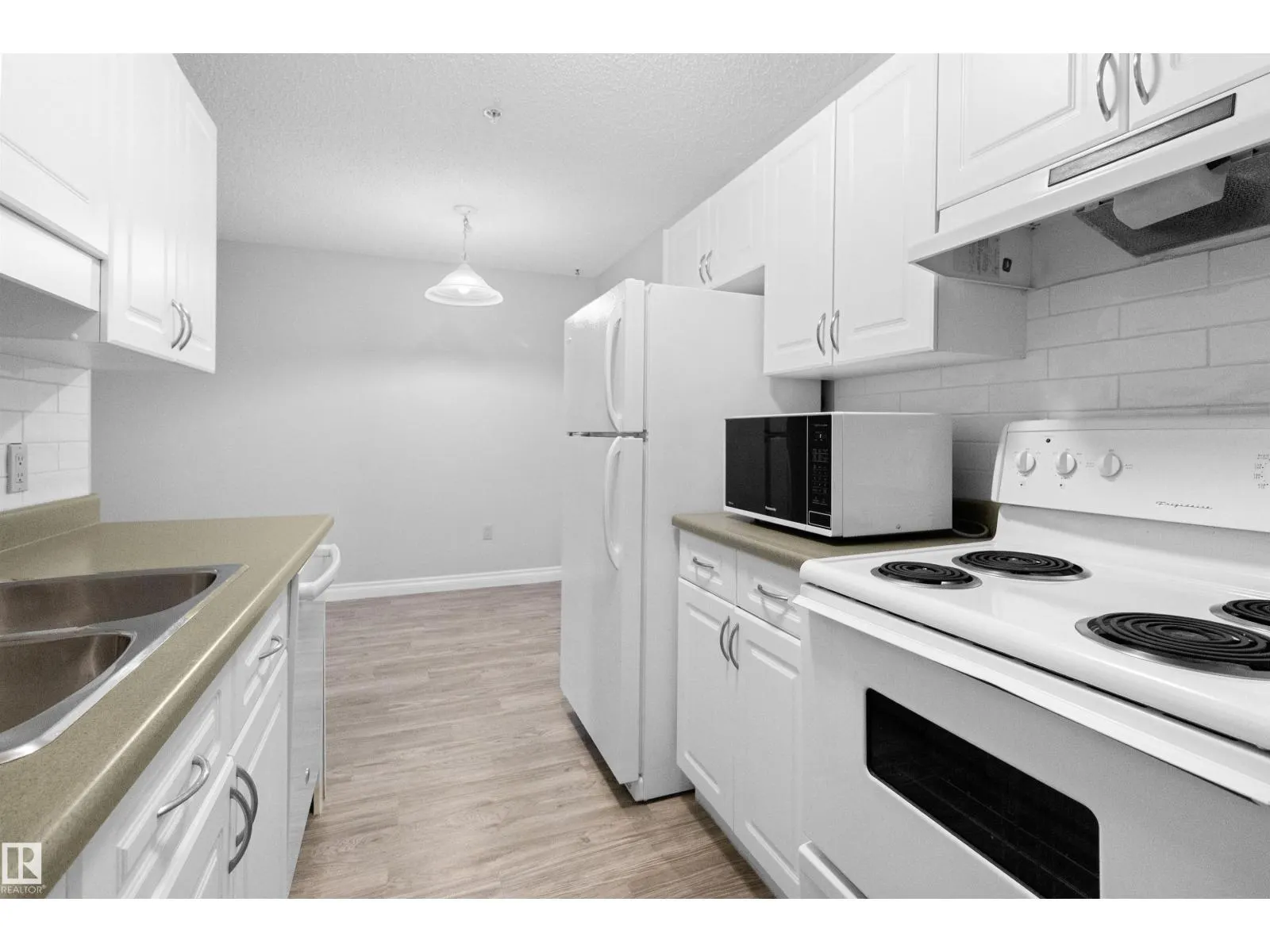 #304 11446 40 AV NW