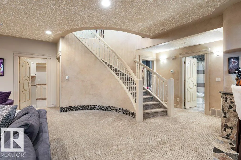 62 KINGSFORD CR