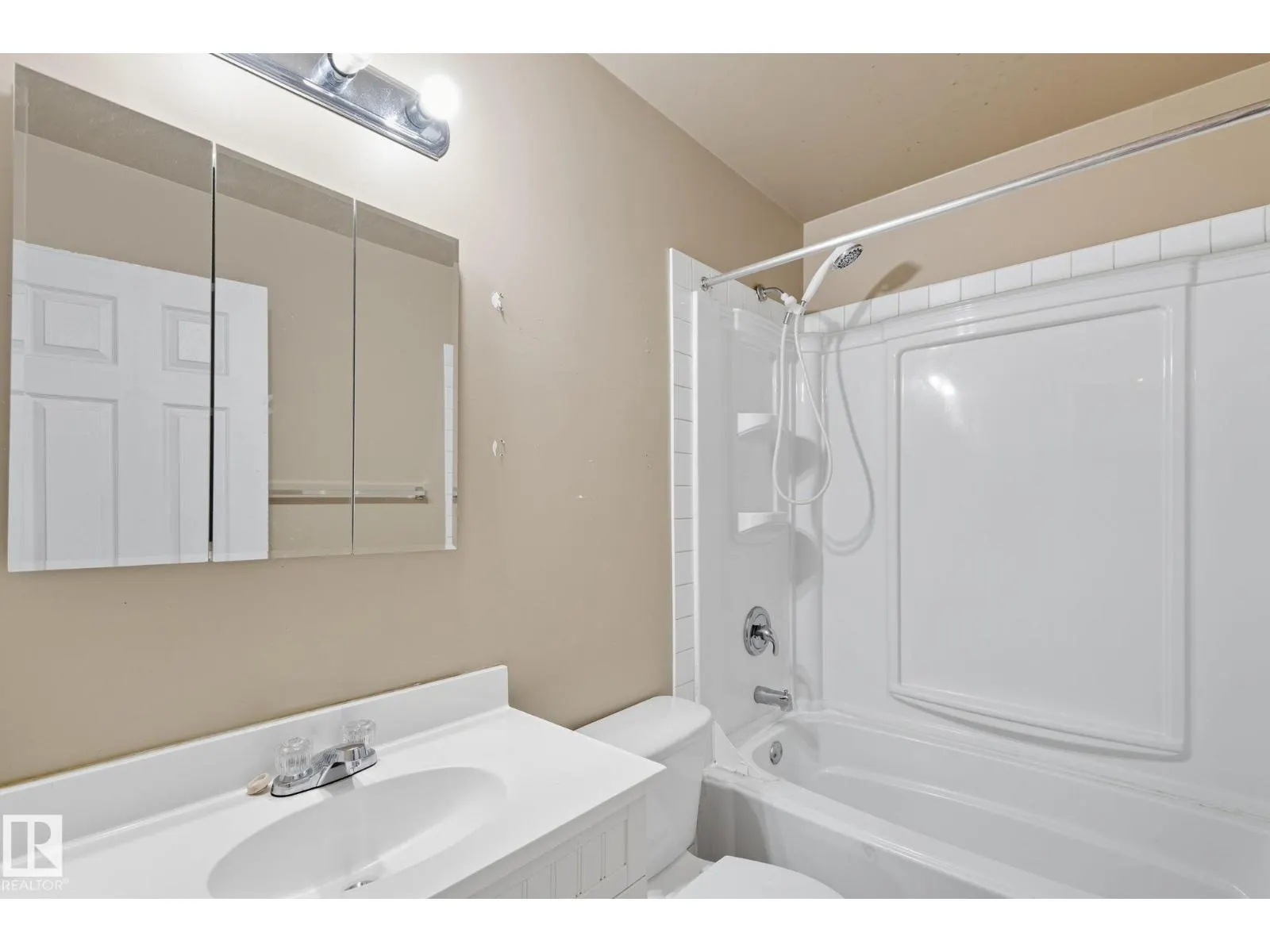 11736 152 AV NW NW