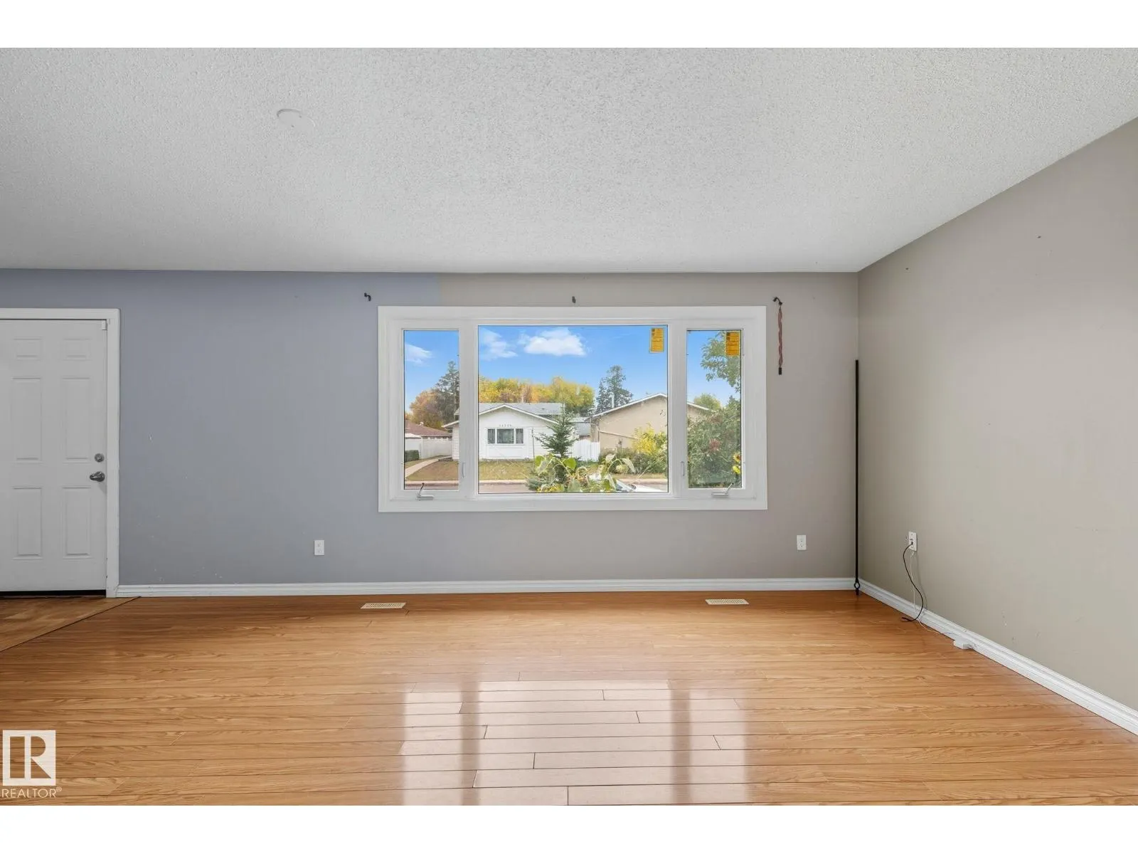 11736 152 AV NW NW