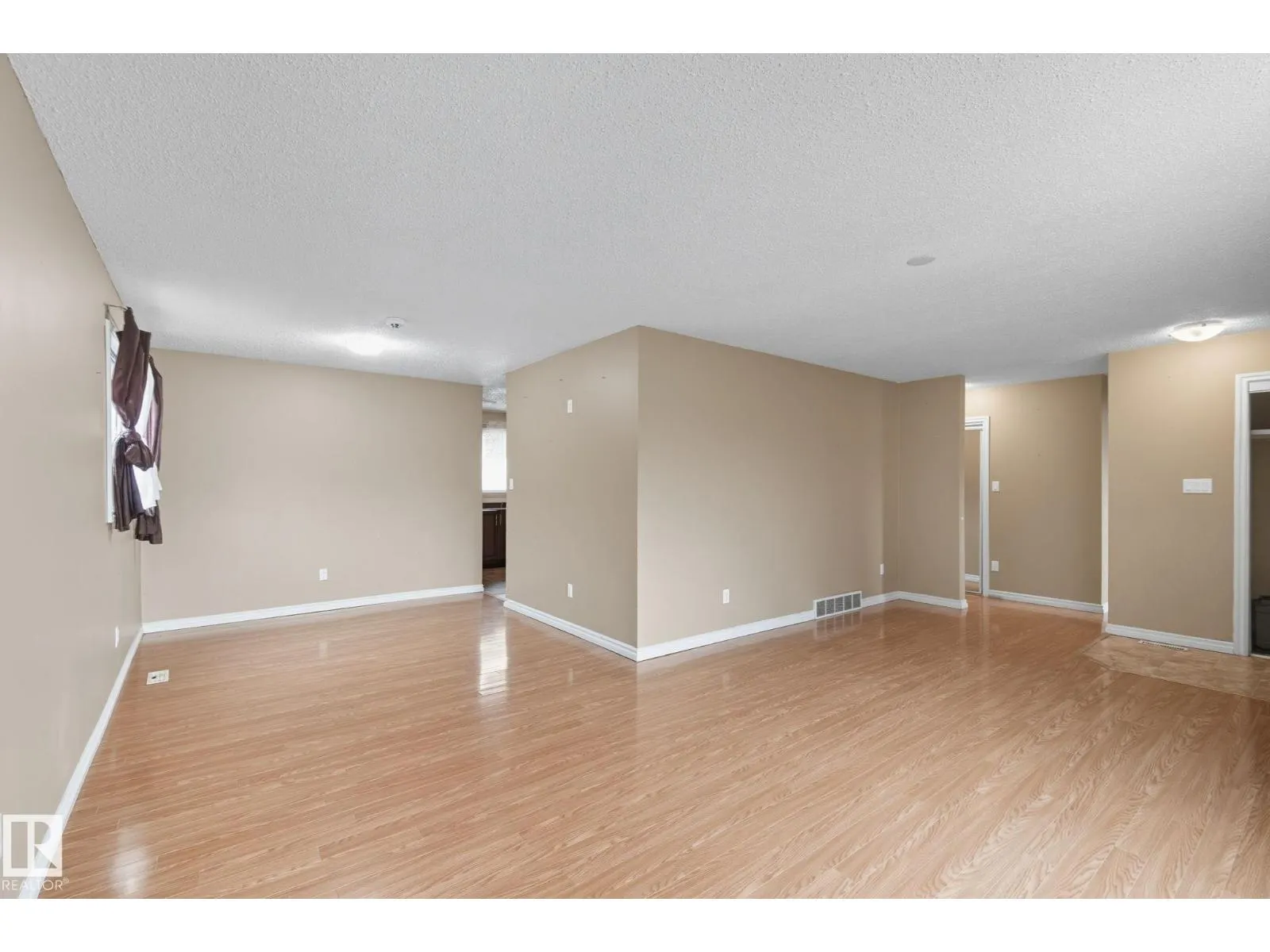11736 152 AV NW NW