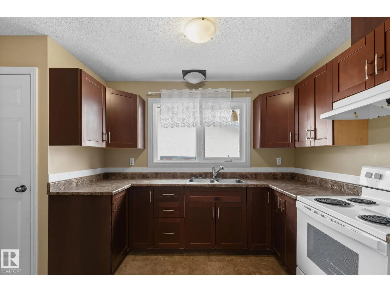 11736 152 AV NW NW