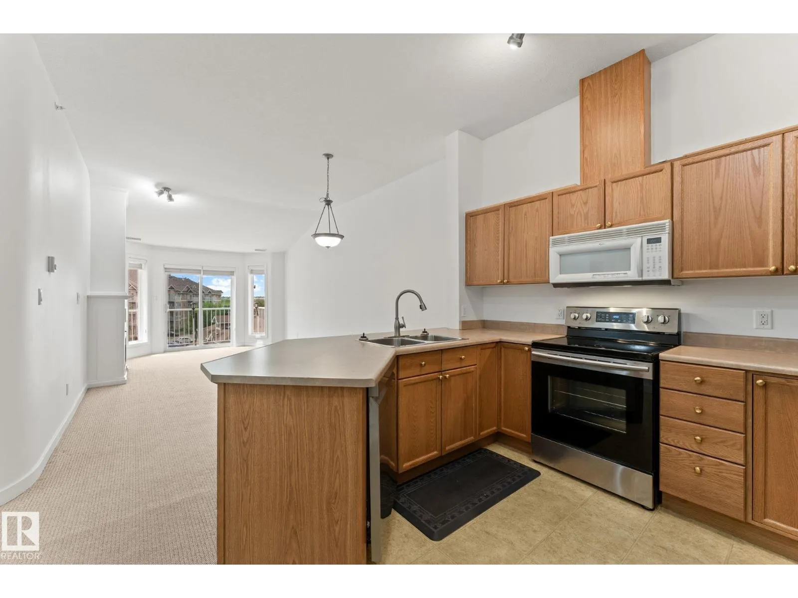 #426 4312 139 AV NW