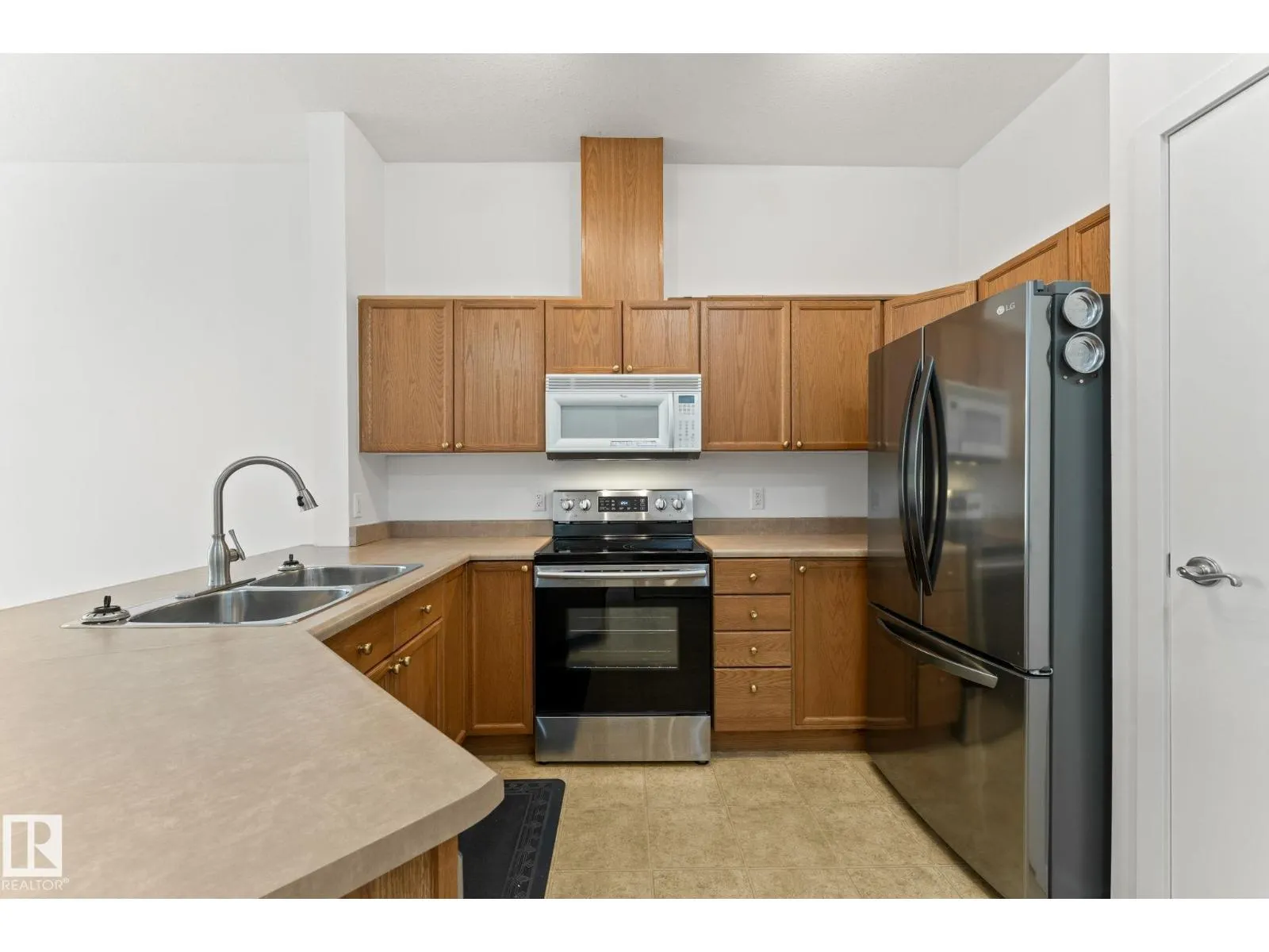 #426 4312 139 AV NW