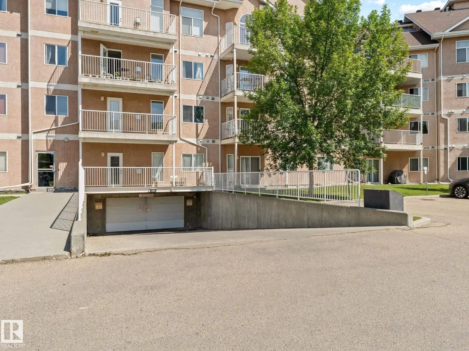 #426 4312 139 AV NW