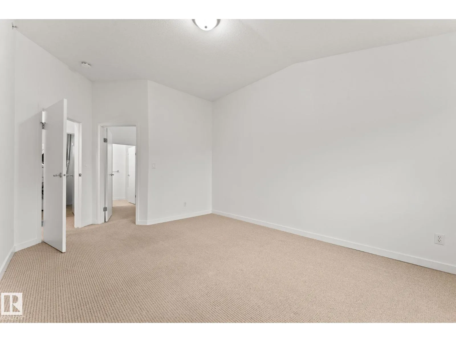 #426 4312 139 AV NW